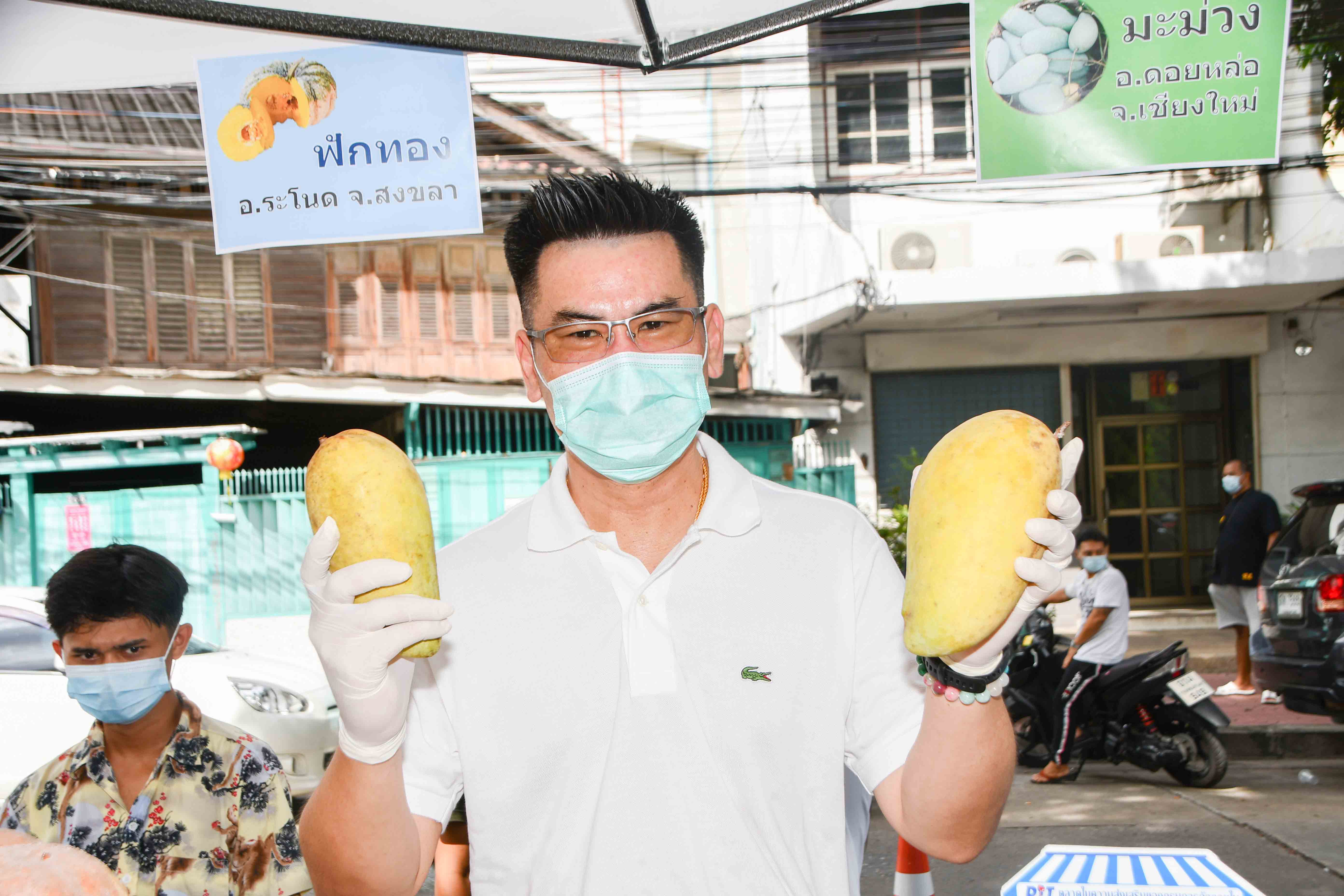 อธิบดีกรมการค้าภายใน ติดตามโครงการจำหน่ายสินค้าราคาถูกให้ประชาชน