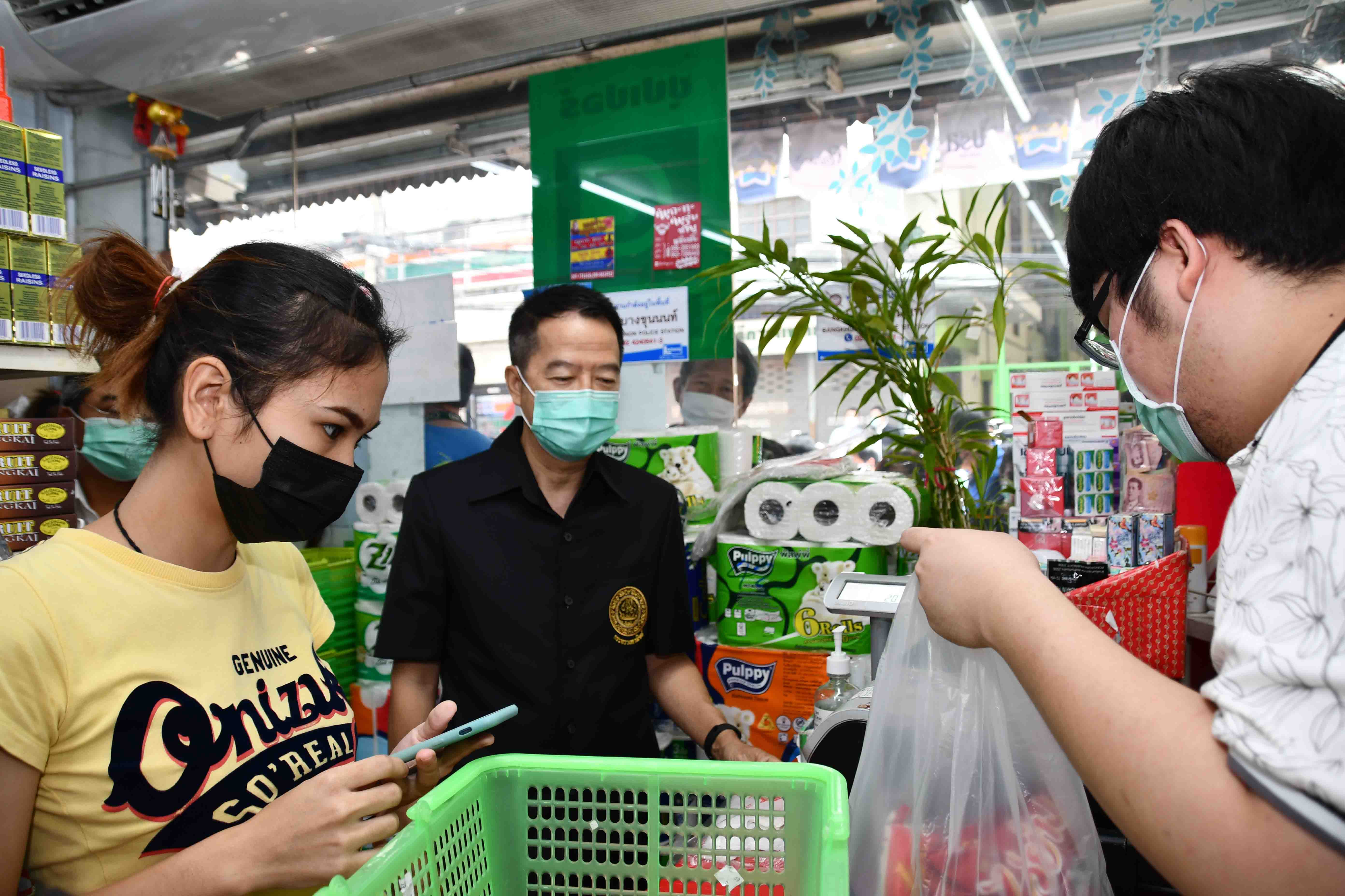 อธิบดีร่วมลงพื้นที่ตรวจเยี่ยมร้านธงฟ้าฯ