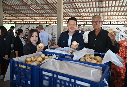 พาณิชย์ประชุมร่วมกับเกษตรกร-ผู้ประกอบการ ชี้แจงหลักเกณฑ์ วิธีการ เงื่อนไขการรับซื้อ “กระเทียม หอมหัวใหญ่ หอมแดง”