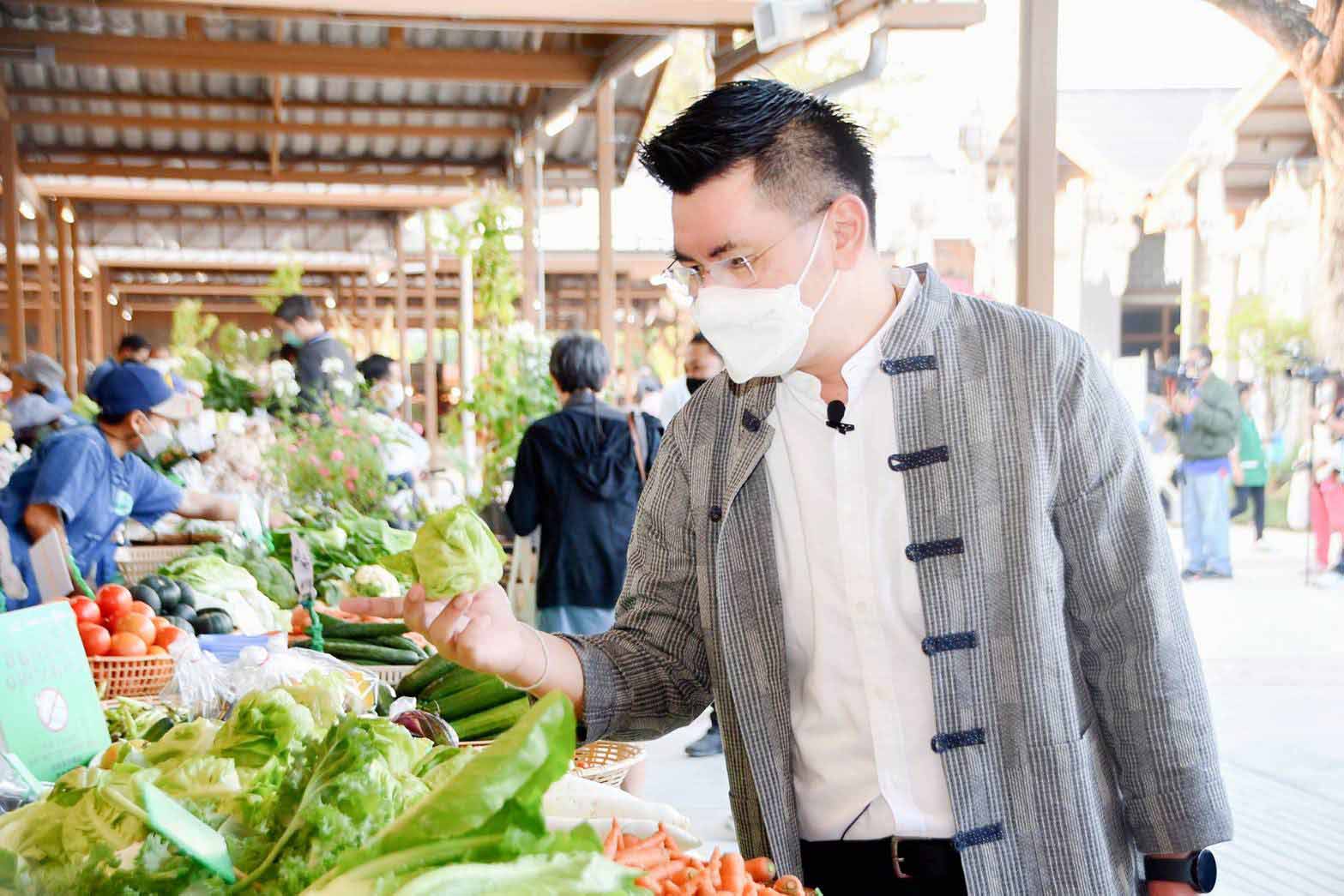 ตรวจเยี่ยมกิจกรรมกระตุ้นการท่องเที่ยว ณ ตลาดต้องชมตลาดจริงใจ เชียงใหม่