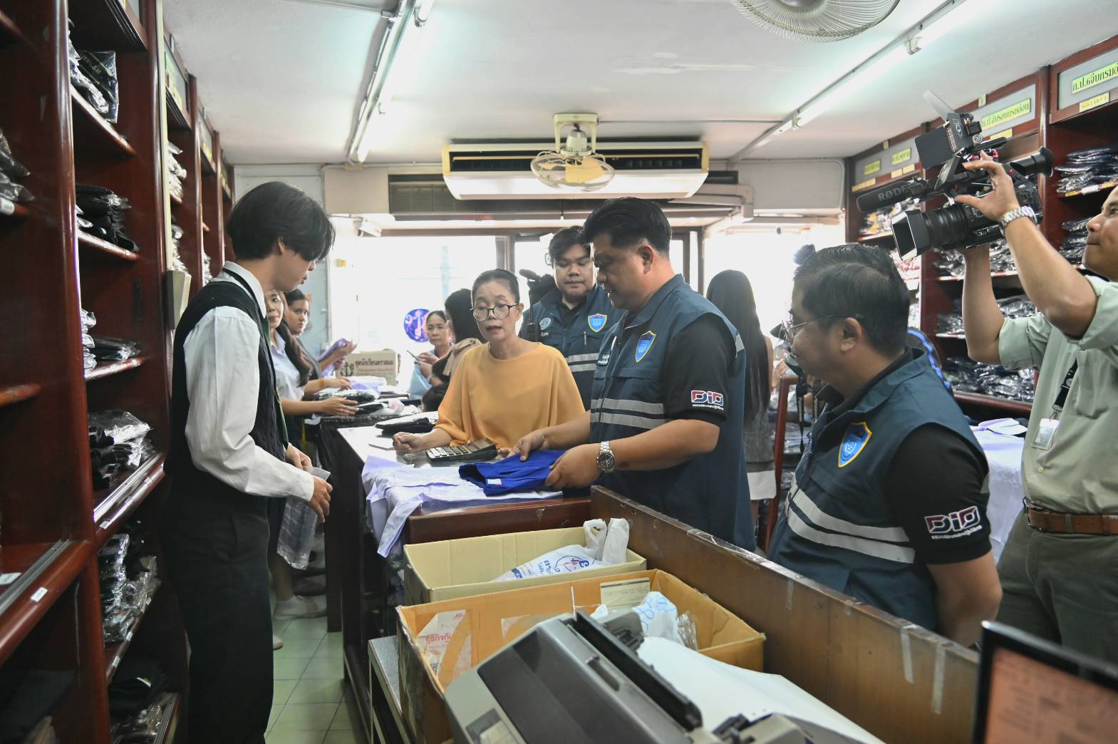 ข่าวเลขที่ 138/2569 พาณิชย์ลงพื้นที่ตรวจร้านชุดนักเรียนก่อนเปิดเทอม ย้ำตรึงราคา–ปิดป้ายชัด ชวนผู้ปกครองใช้โปร “Back To School 2026” ลดสูงสุด 86% (11 พฤษภาคม 2569)