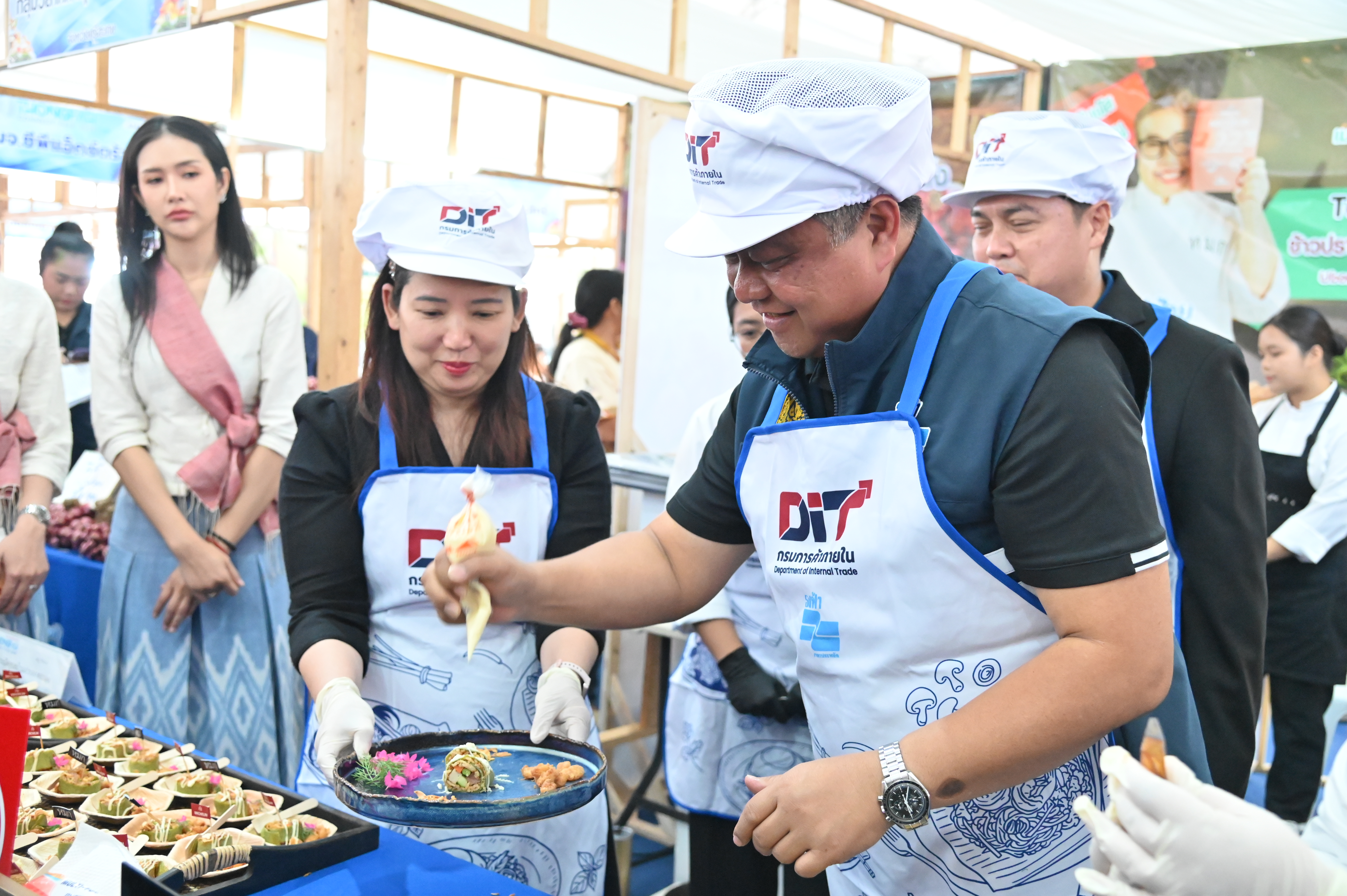 DIT ยกระดับงานธงฟ้า จับคู่ ”ร้านค้าธงฟ้า-ผู้ผลิต เชื่อมธุรกิจไทย–ลาว” 