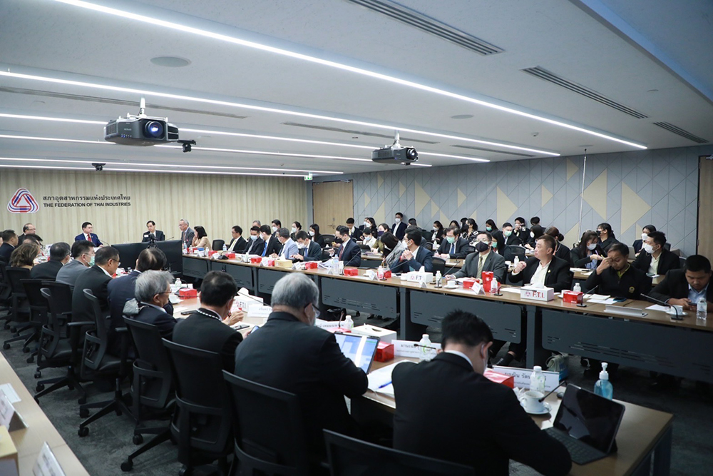 พาณิชย์ประชุมหารือ กับผู้บริหารระดับสูงของสภาอุตสาหกรรมแห่งประเทศไทย