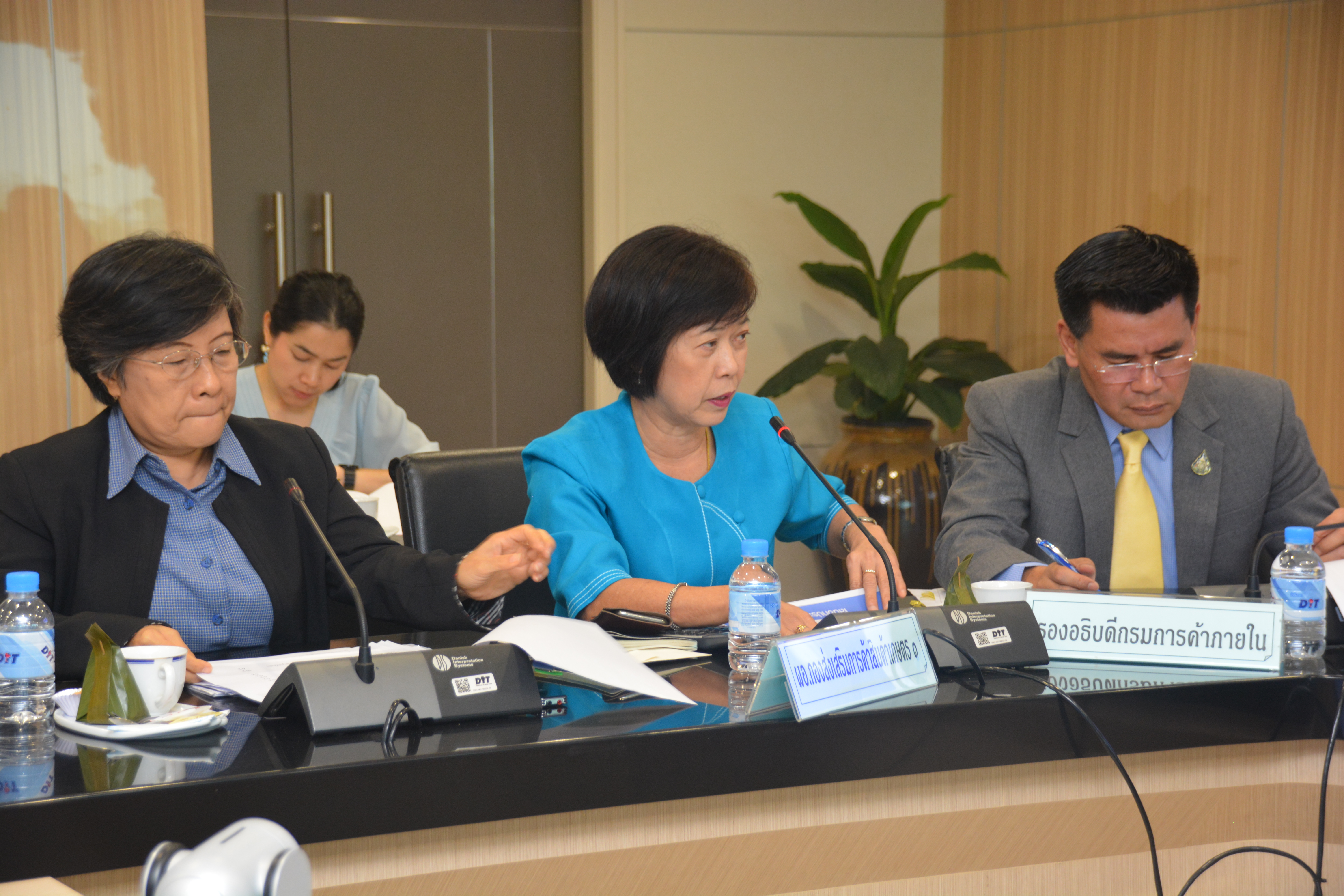  อธิบดีเป็นประธานการประชุมหารือประเมินมาตรการนำเข้าวัตถุดิบอาหารสัตว์