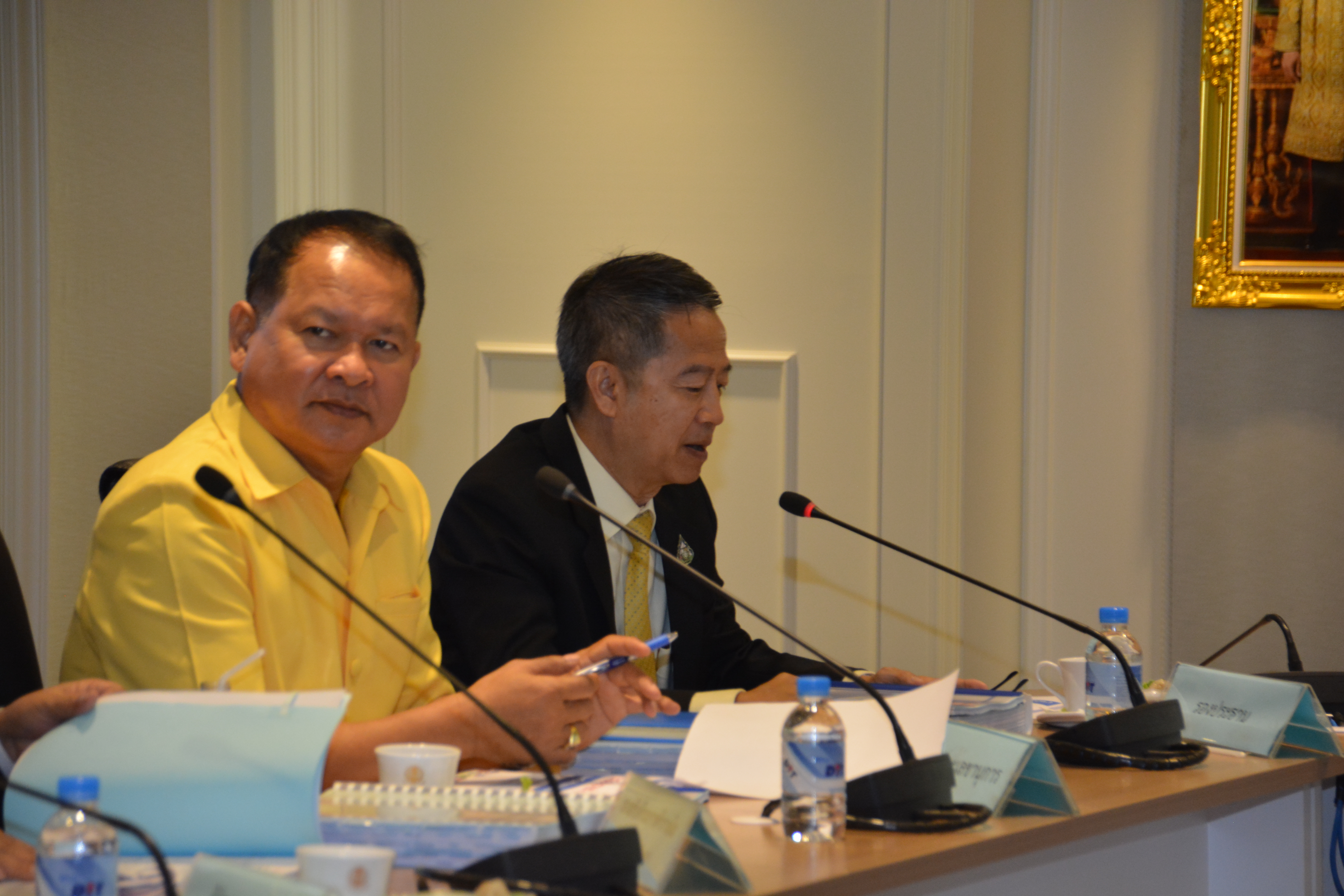 การประชุมคณะกรรมการกลางว่าด้วยราคาสินค้าและบริการ (กกร.) เพื่อทราบผลการศึกษาเกี่ยวกับราคา เวชภัณฑ์ และค่าบริการทางการแพทย์
