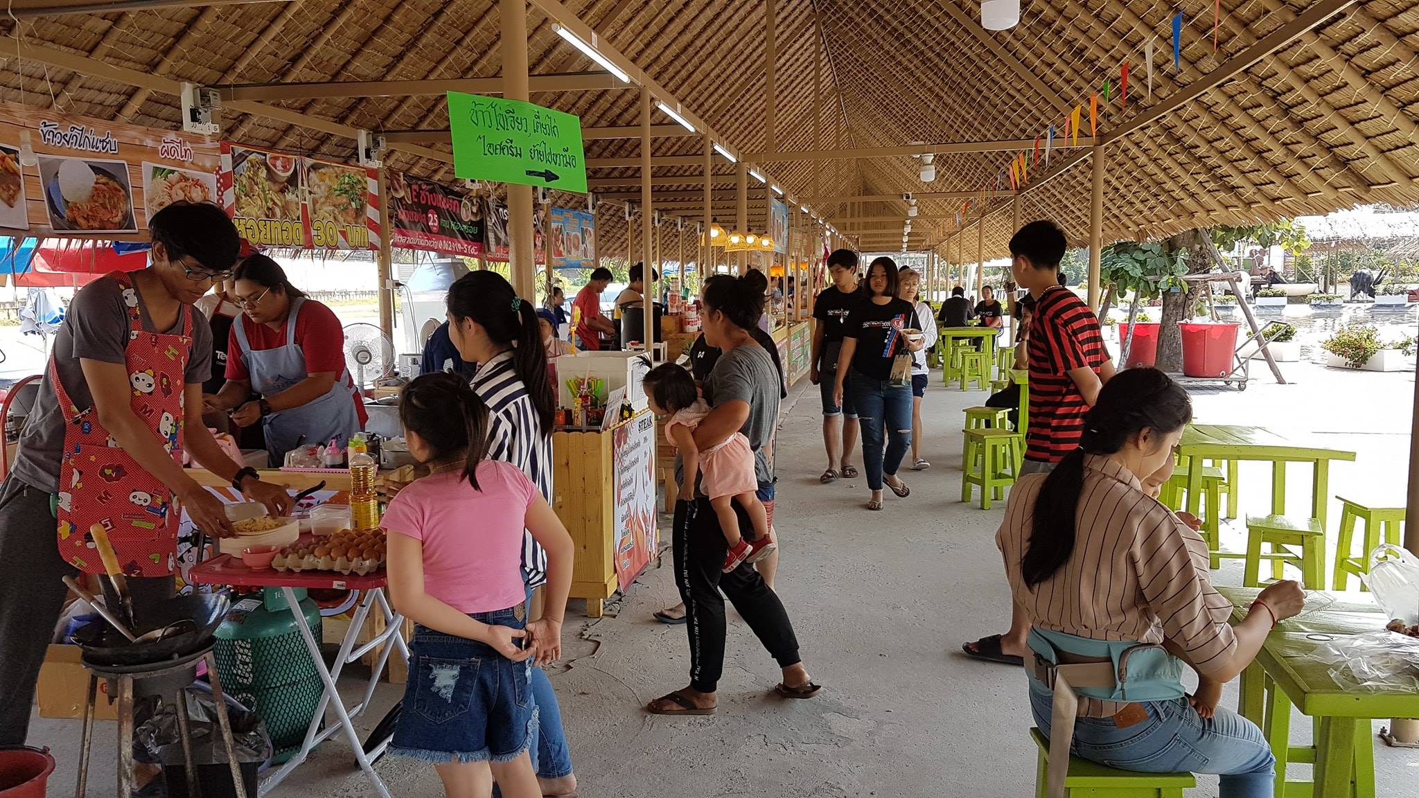 78151_บริเวณตลาด.jpg
