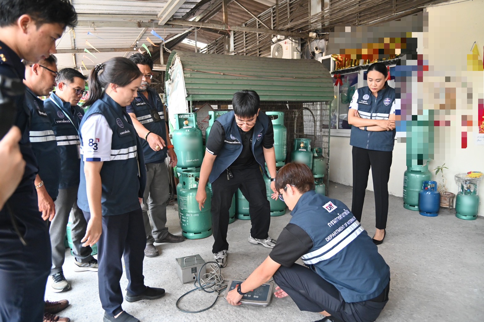 ข่าวเลขที่ 105/2569 “ค้าภายใน” ดำเนินคดี ”โรงบรรจุ-ร้านค้า จำหน่ายก๊าซหุงต้มไม่เต็มถัง“ พบหลายพื้นที่ ชี้เป็นการฉวยโอกาสซ้ำเติมประชาชน เร่งสร้างความเป็นธรรมควบคู่ลดค่าครองชีพ (5 เมษายน 2569)