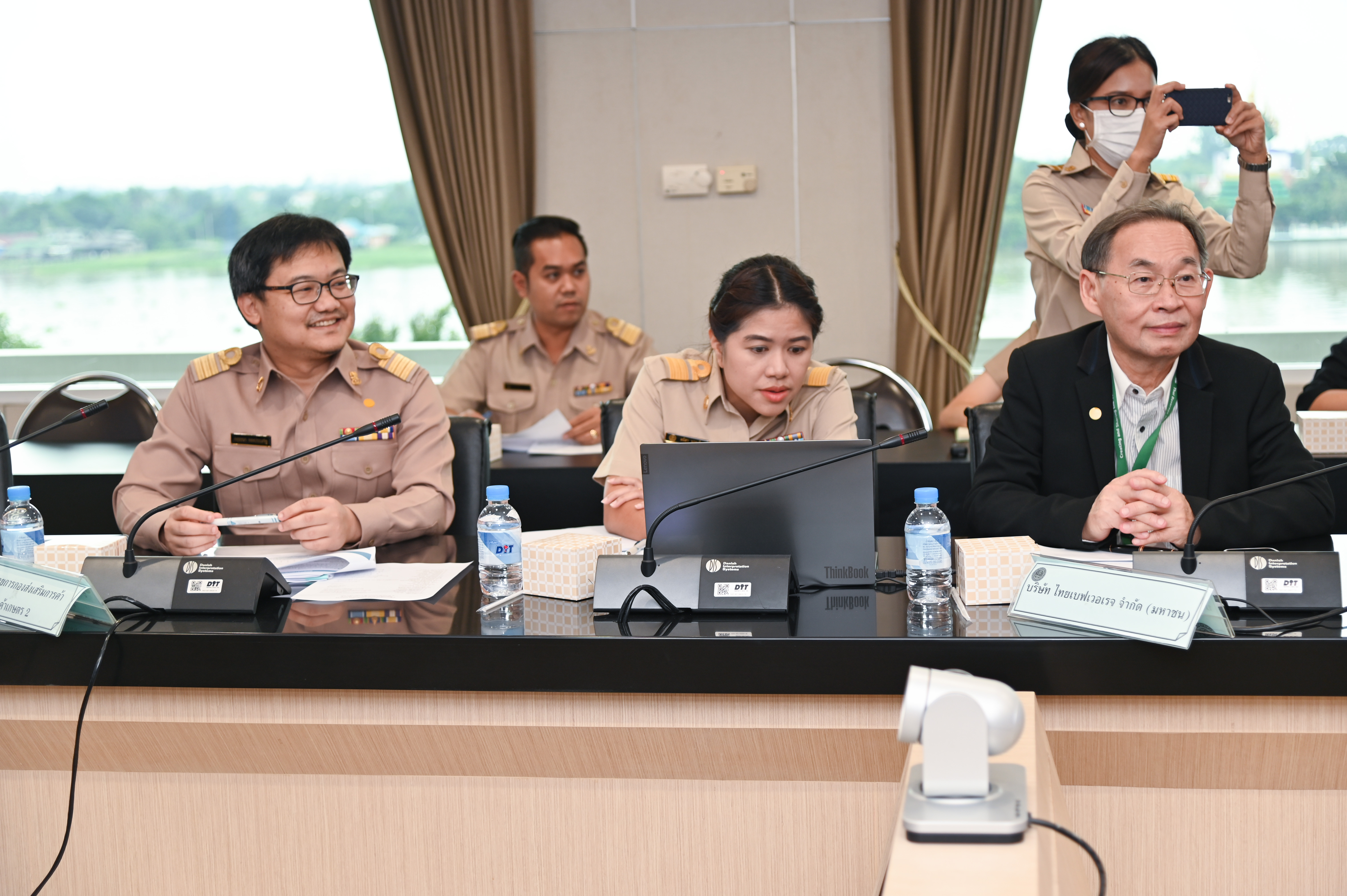 อธิบดีกรมการค้าภายในประชุมหารือแก้ไขข้าวเหนียวตกต่ำ