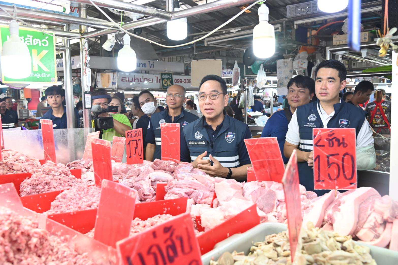 กรมการค้าภายใน บุกตลาดสด ตรวจหมู ไข่ มะนาว ปริมาณเพียงพอ ราคาเหมาะสม