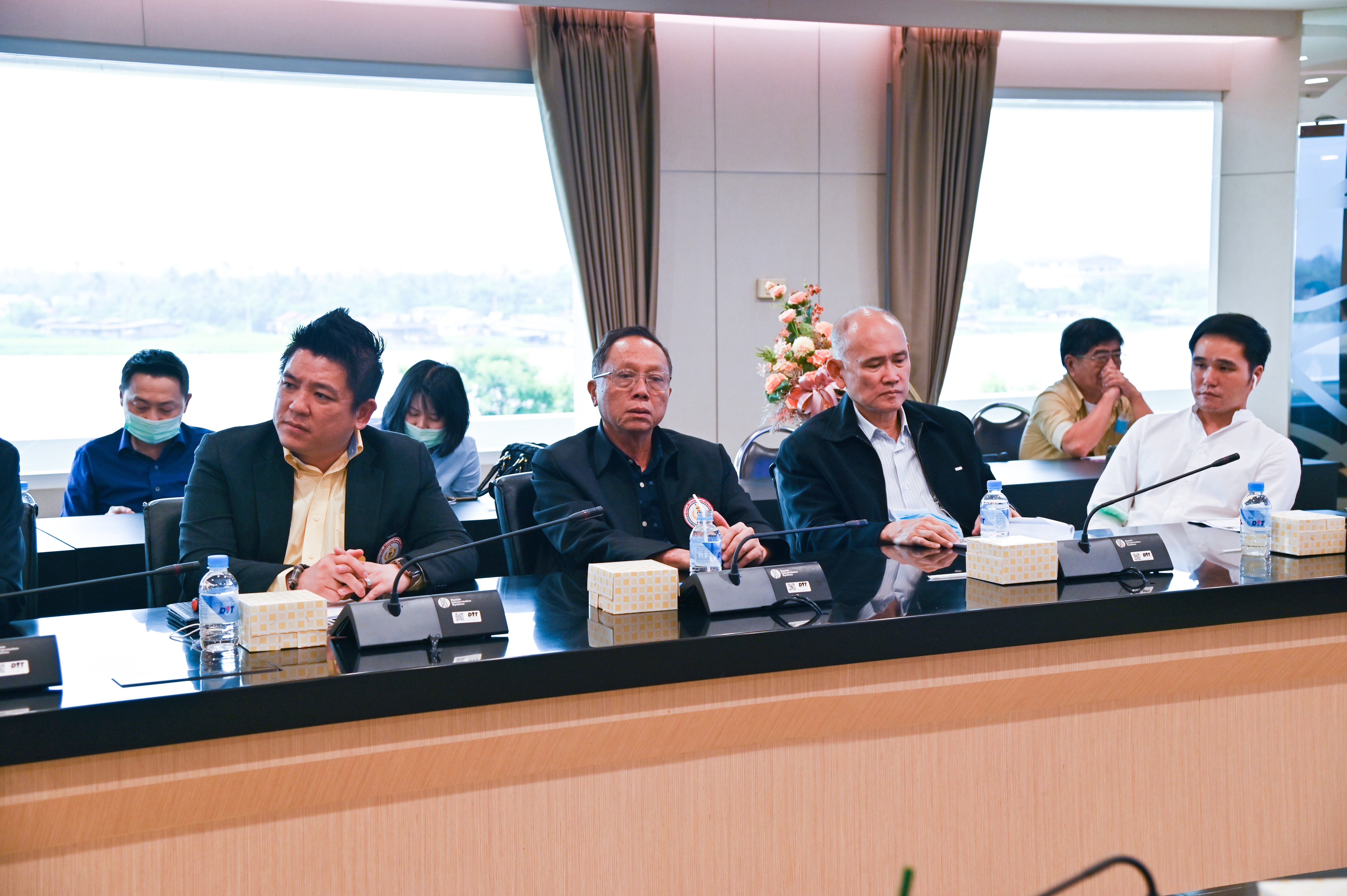อธิบดีกรมการค้าภายในประชุมหารือแก้ไขปัญหาราคาข้าวเหนียวตกต่ำ