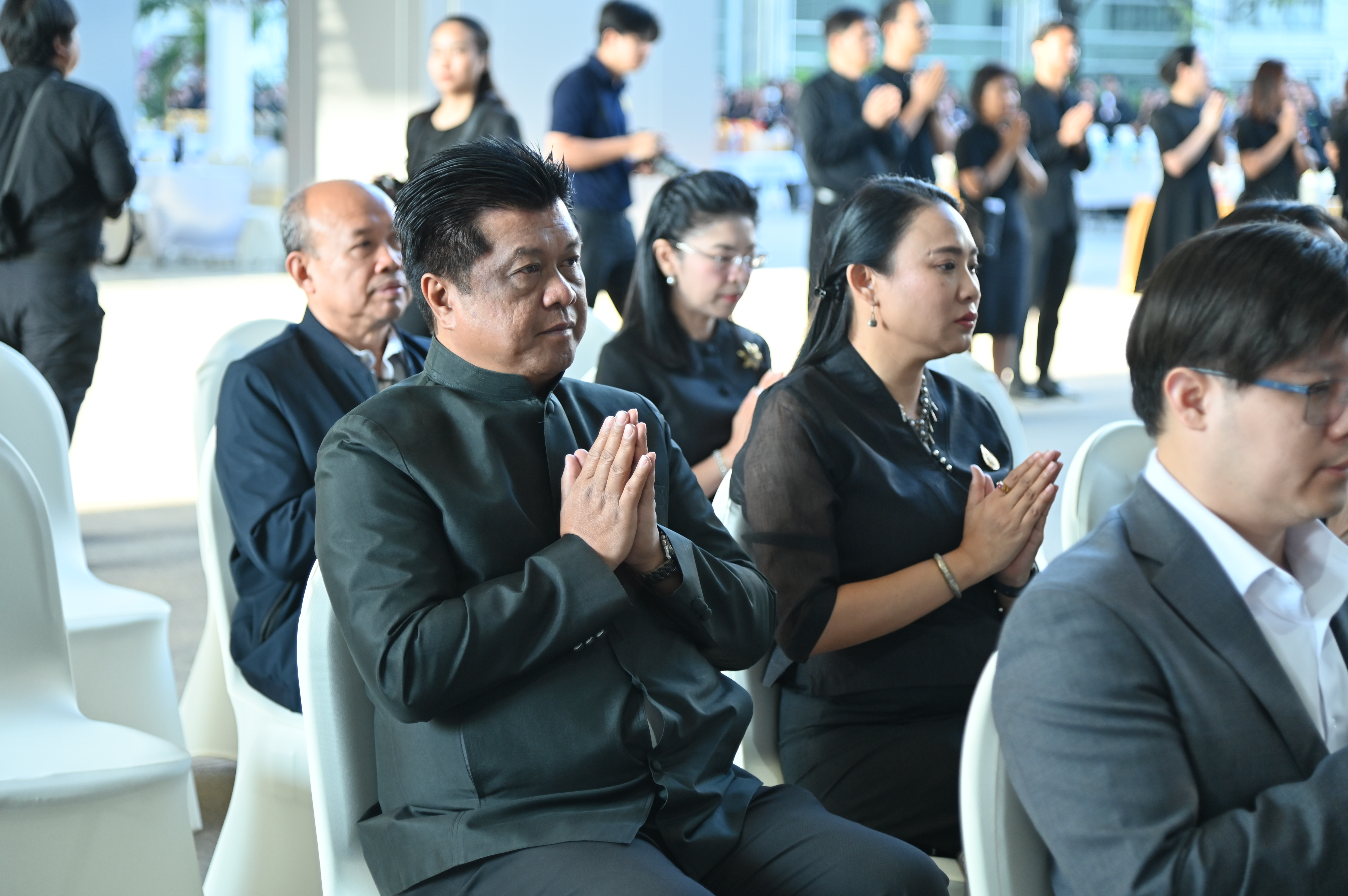 พิธีตักบาตร พระสงฆ์ 9 วัด 99 รูป เนื่องในโอกาสวันขึ้นปีใหม่ 2569