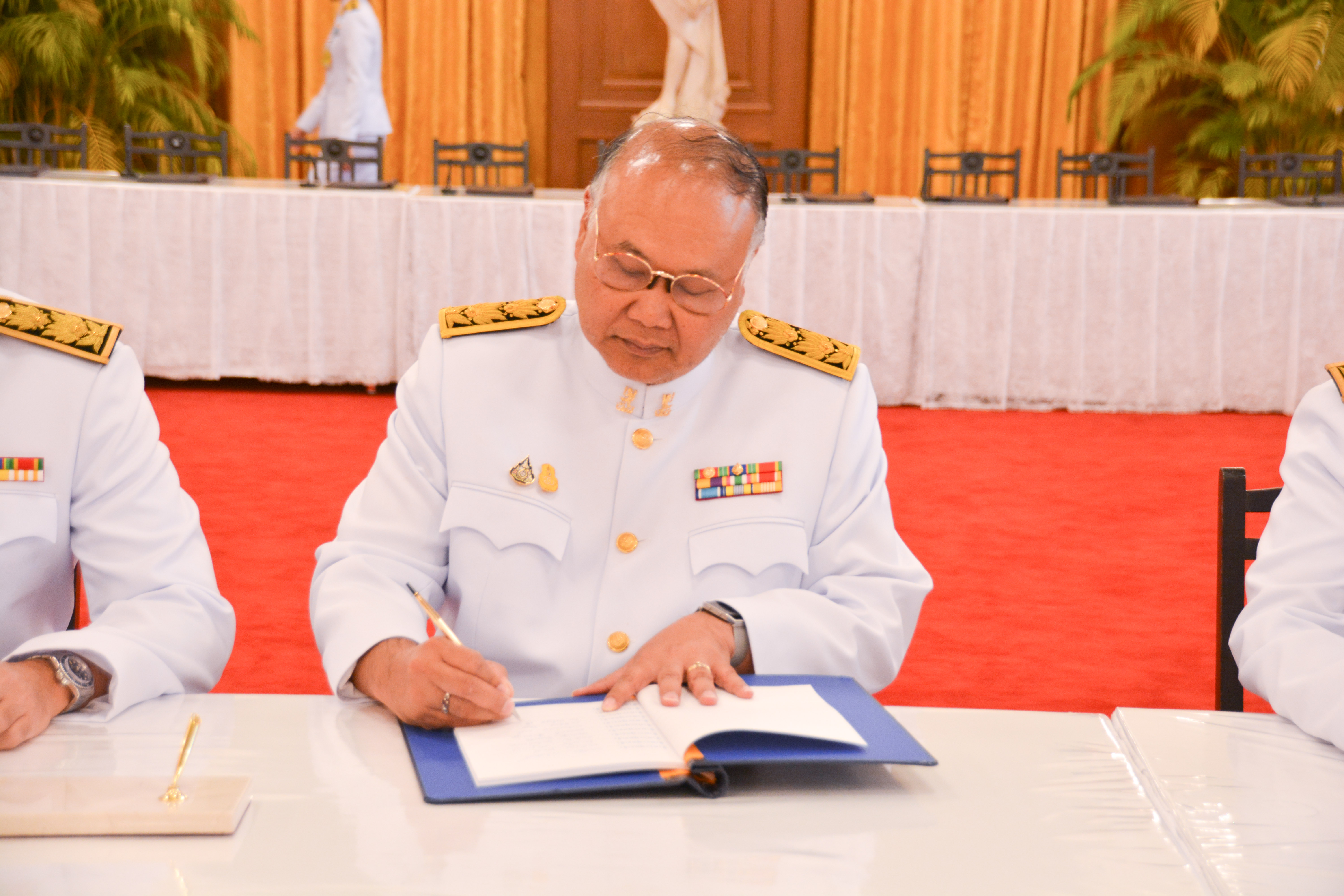 ลงนามถวายพระพรฯ เนื่องในโอกาสวันขึ้นปีใหม่ พุทธศักราช 2563