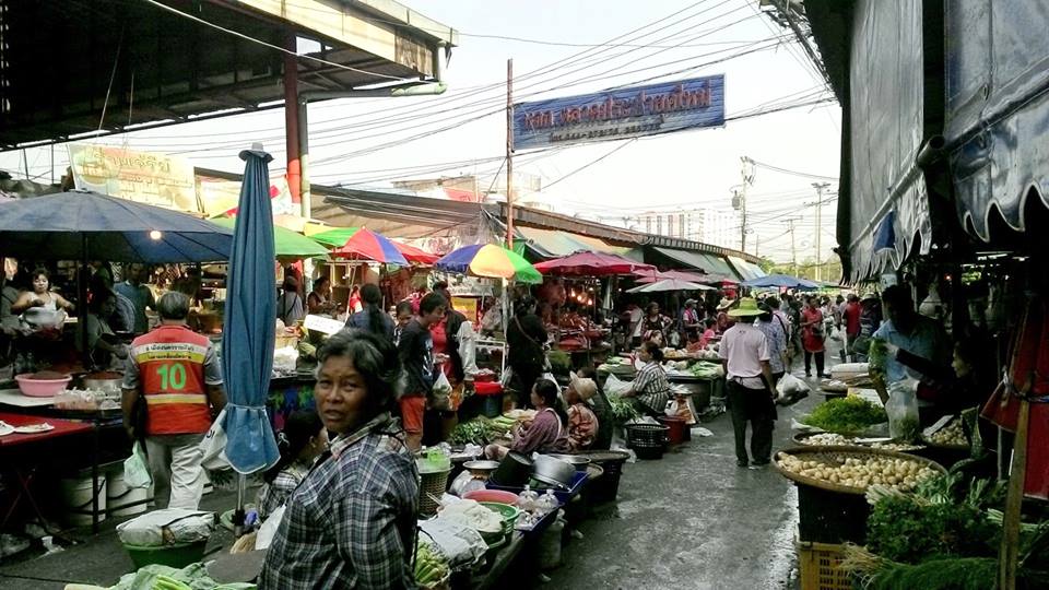 33551_ด้านหน้าตลาด.jpg