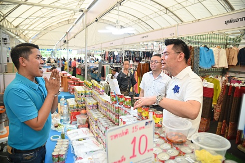  “พาณิชย์”จัดงานธงฟ้าราคาประหยัด  ช่วยลดค่าครองชีพพี่น้องประชาชน
