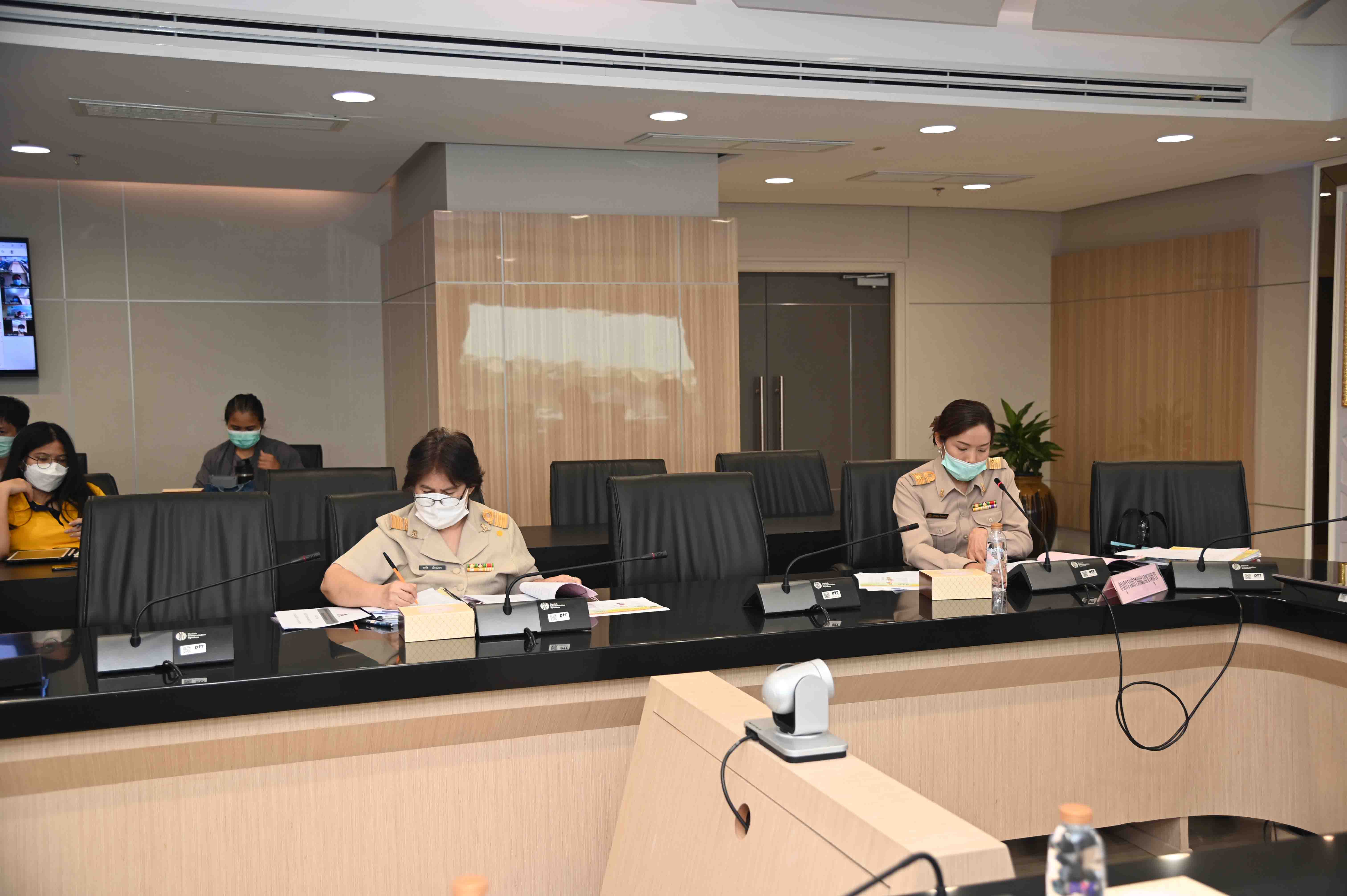 การประชุมคณะอนุกรรมการกลั่นกรองเรื่องเสนอคณะกรรมการบริหารกองทุนรวมเพื่อช่วยเหลือเกษตรกร ครั้งที่ 7/2564