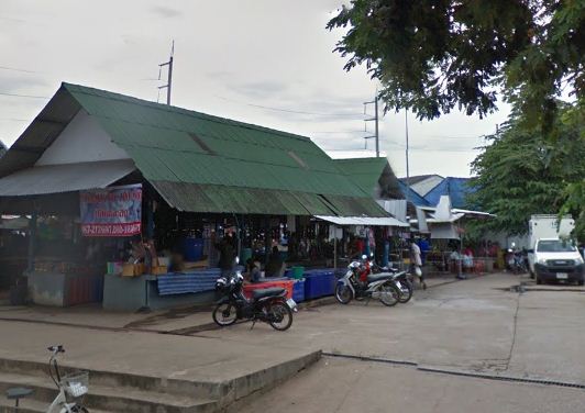33874_บริเวณด้านนอกตลาด.JPG