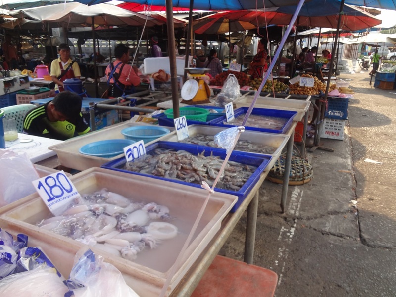 11373_บริเวณภายในตลาด.jpg