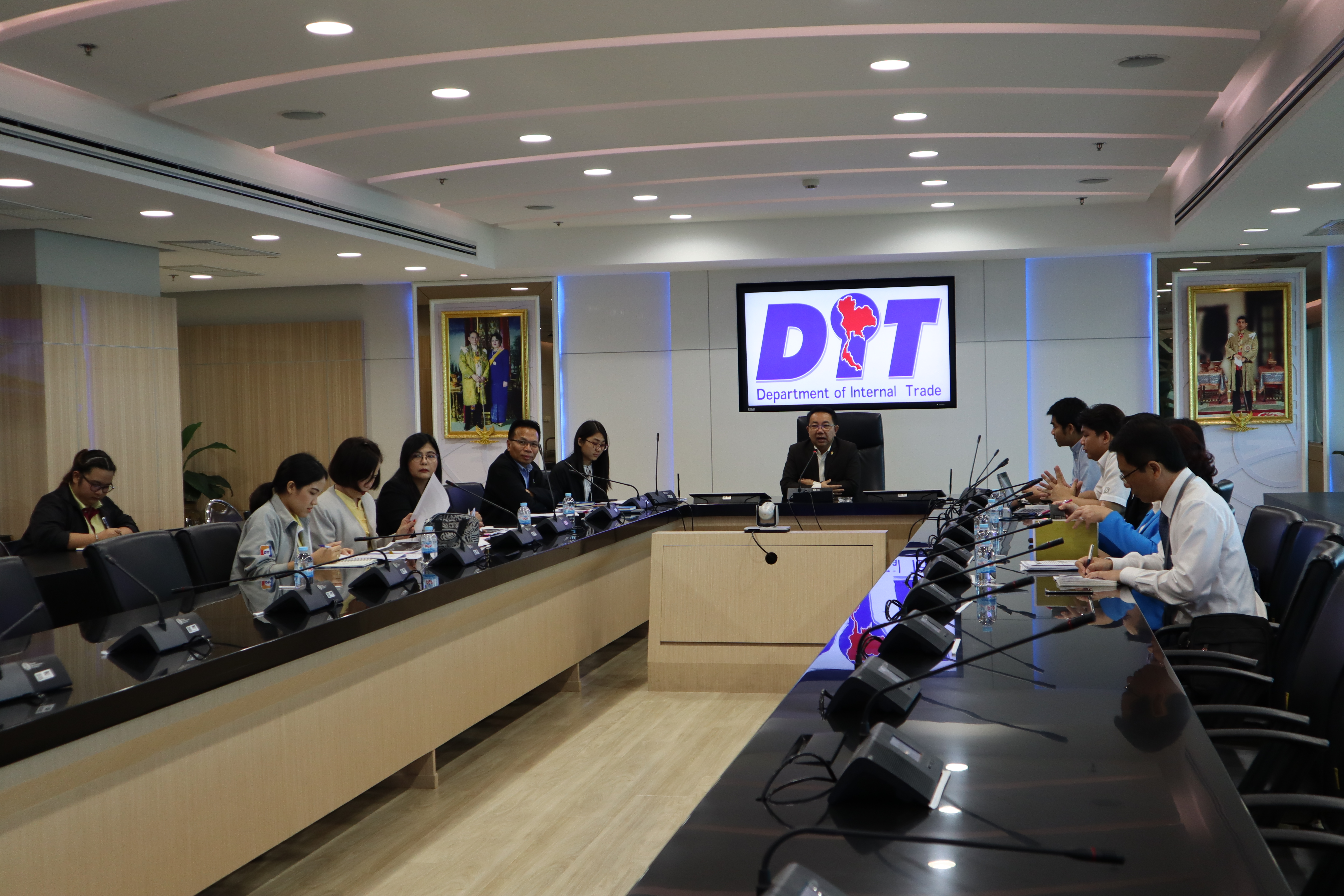 รองอธิบดีประชุมบัตรฟลีทการ์ดพร้อมศูนย์และสำนักงานสาขาชั่งตวงวัด ผ่าน Video Conference