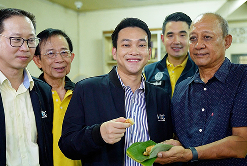 “พาณิชย์” บุกตลาดเพชรบุรี ตรวจความพร้อมร้านค้าเข้าร่วมดิจิทัลวอลเล็ต ยัน 10,000 บาท เข้ากระเป๋าแน่ปลายปีนี้