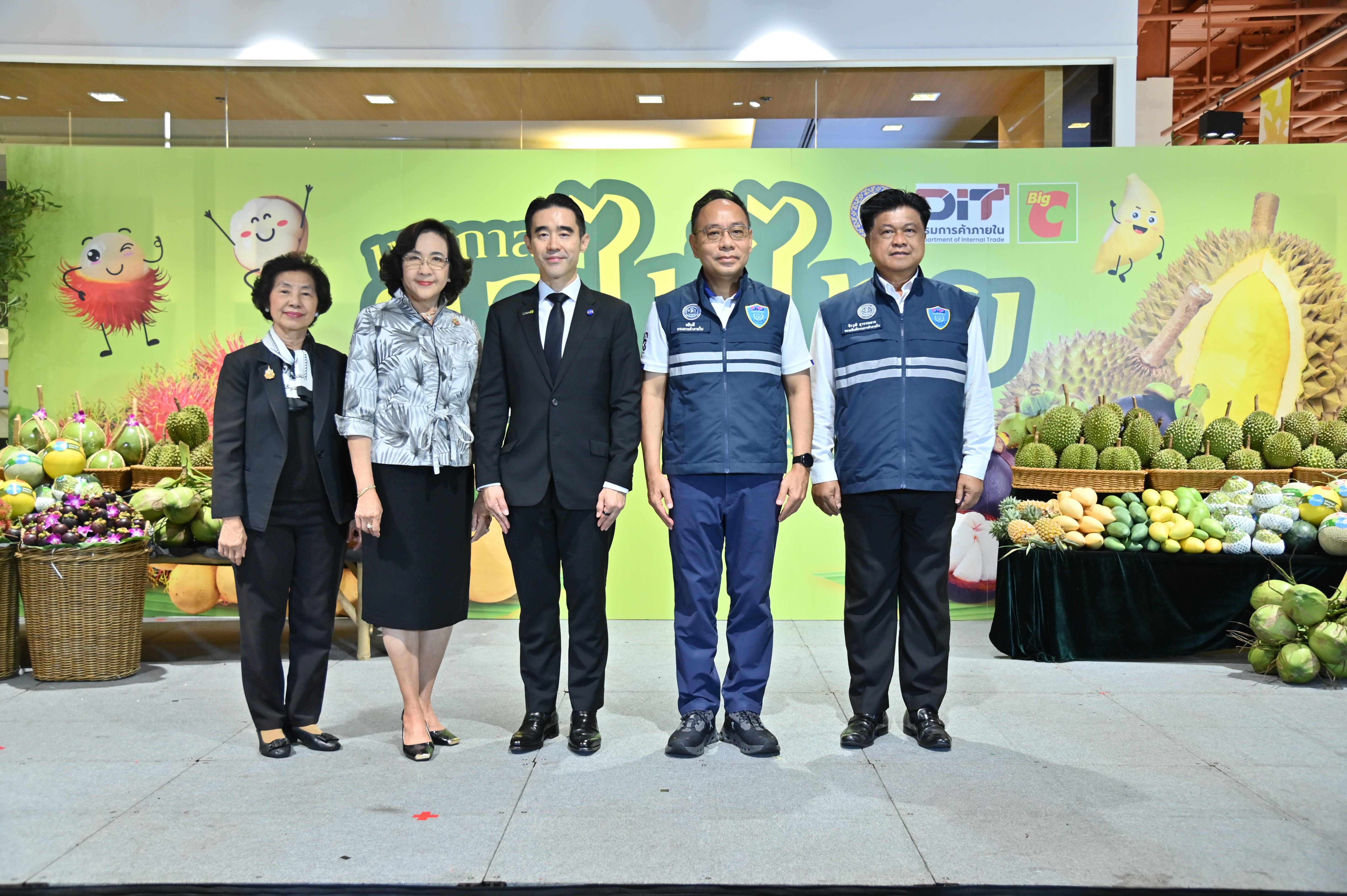 ข่าวเลขที่ 140/2569 “พาณิชย์” ผนึก “บิ๊กซี” จัดเทศกาลผลไม้ไทยปี 69 ดันรายได้เกษตรกร ชูไฮไลต์บุฟเฟต์ทุเรียนอิ่มไม่อั้น 22 สาขาทั่วประเทศ (16 พฤษภาคม 2569)