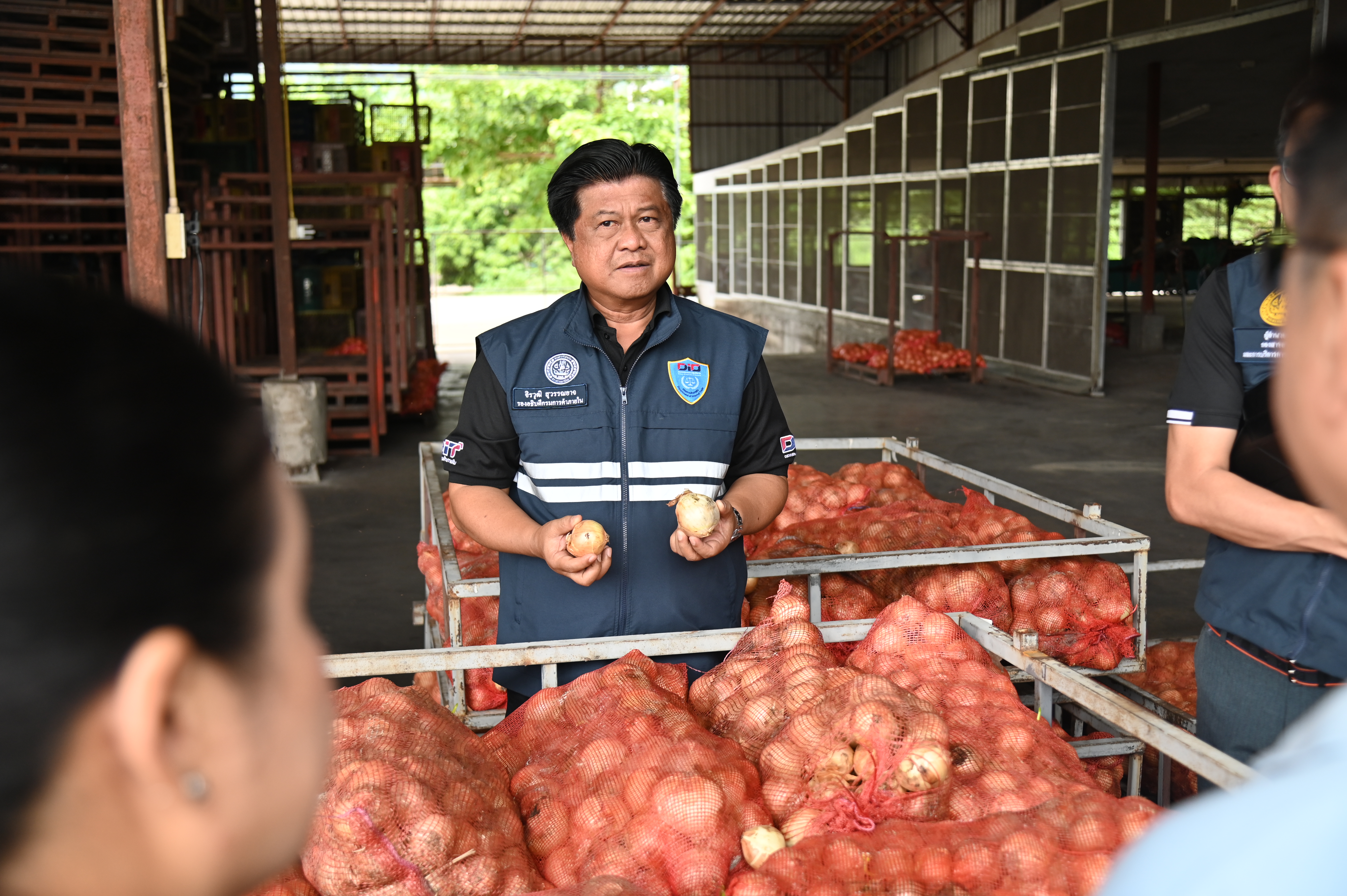 DIT ลงพื้นที่เชียงหม่ - ลำพูน  ติดตามการรับซื้อหอมหัวใหญ่  พร้อมติดตามสถานการณ์ ผลผลิตลำไยและมะม่วง