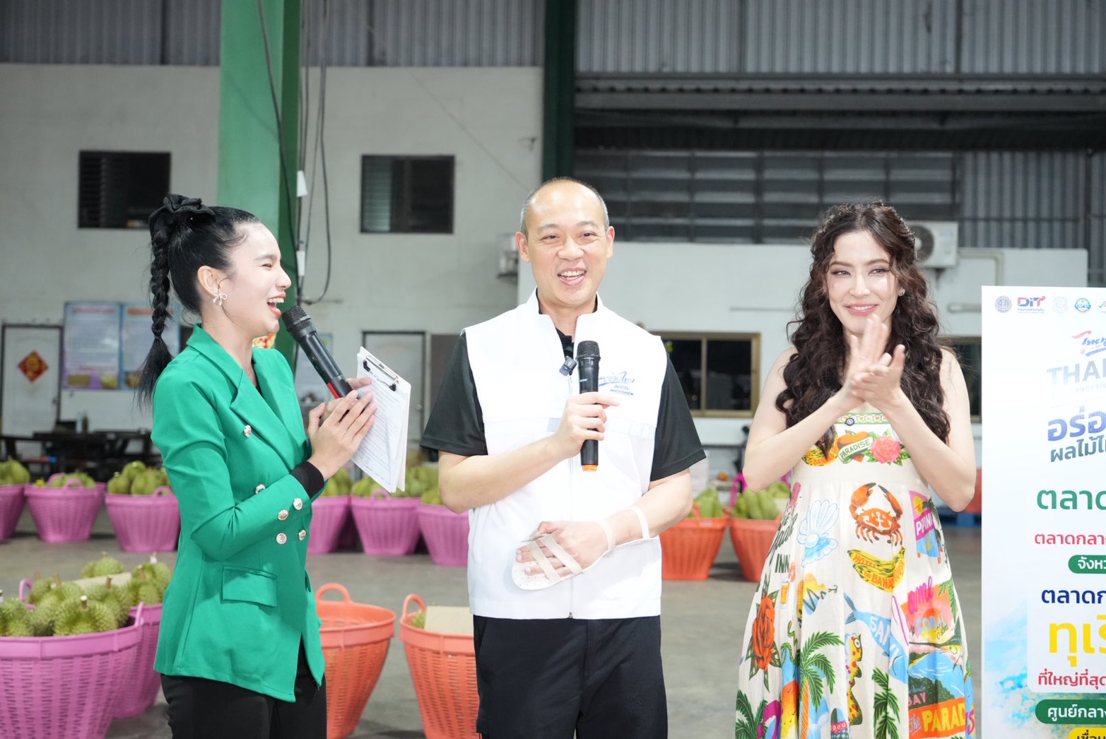 ข่าวเลขที่ 214/2569 กรมการค้าภายในเชื่อม “ตลาดมรกต–ตลาดสี่มุมเมือง” ขยายช่องทางผลไม้ใต้ ดึงตลาดต้นทาง–ปลายทางสร้างดีมานด์ รองรับผลผลิตสู่ผู้บริโภค (29 สิงหาคม 2569)