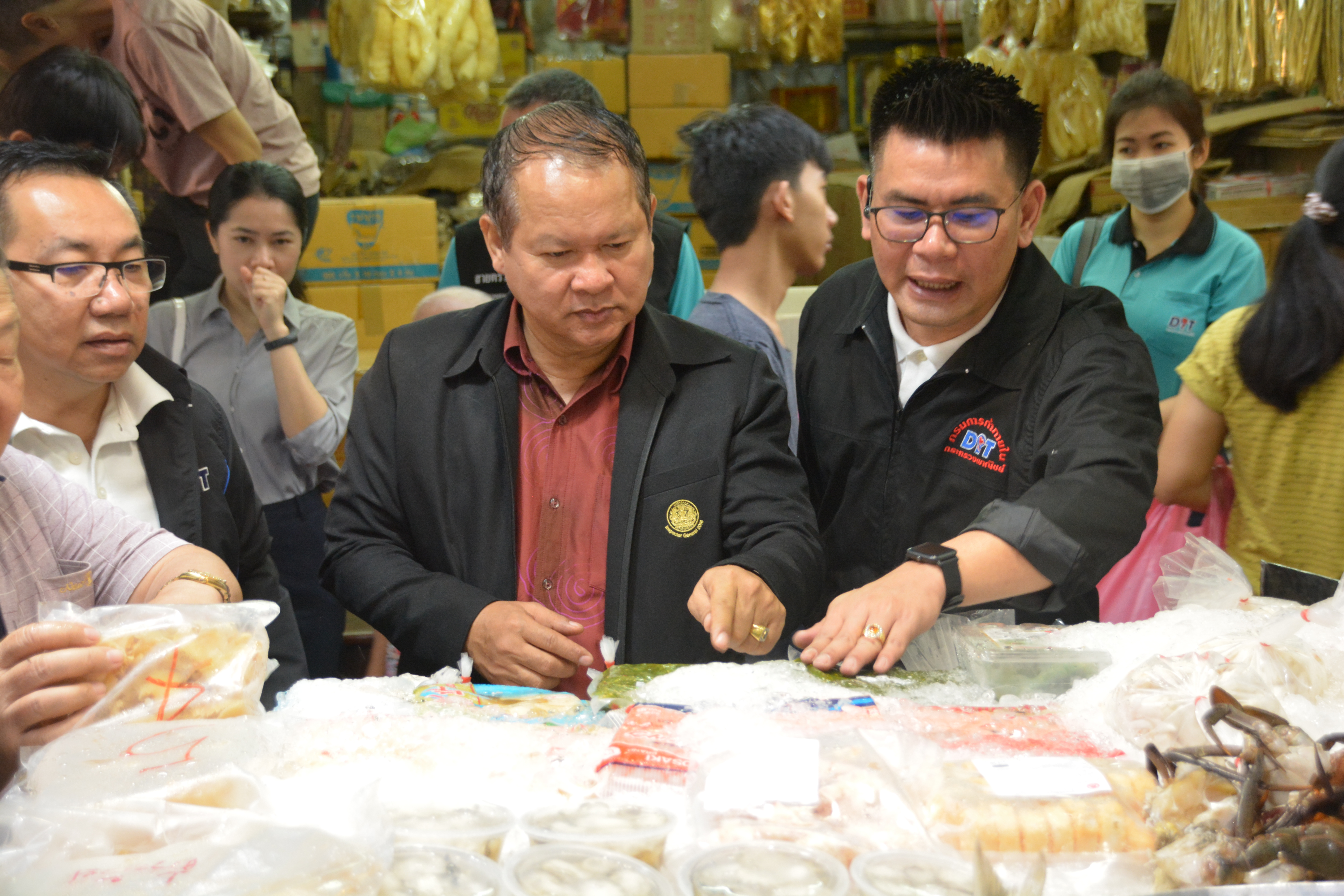 อธิบดีกรมการค้าภายในลงพื้นที่ตรวจสอบสถานการณ์ราคาสินค้าในช่วงเทศกาลตรุษจีน