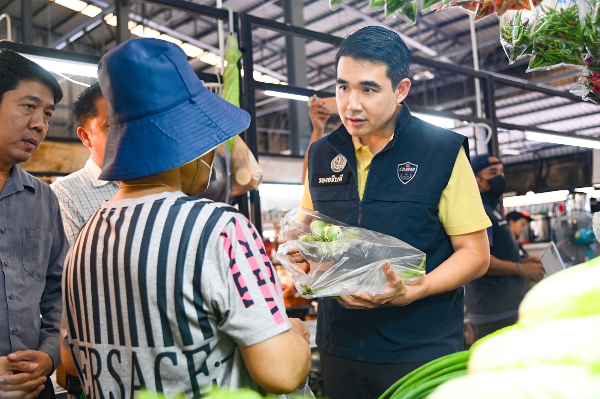 พาณิชย์ติดตามราคาผัก พบราคาลดลงแล้ว พร้อมกระจายผักผ่านโมบายธงฟ้า