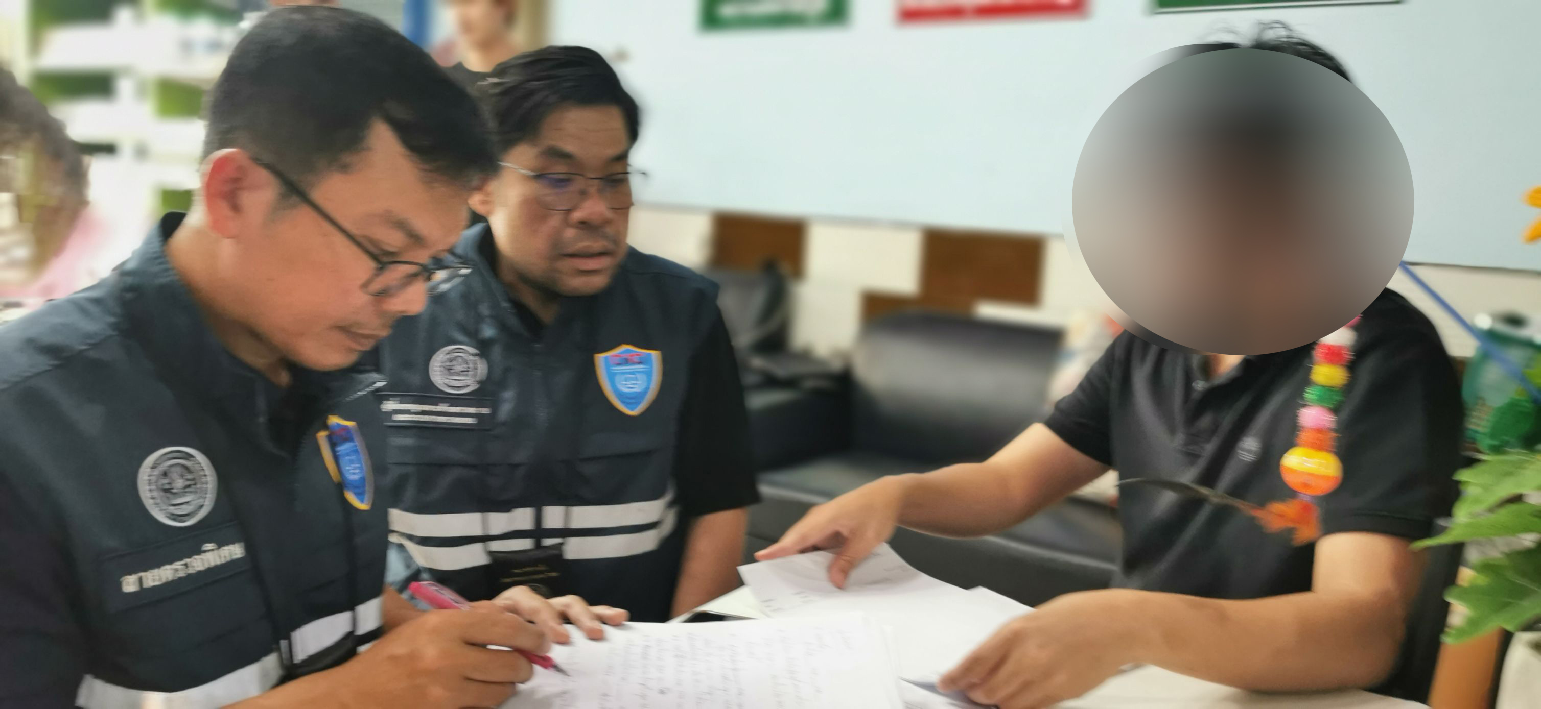 ข่าวเลขที่ 99/2569 ค้าภายใน สนธิกำลังตำรวจสอบสวนกลาง บก.ปคบ. ล่อซื้อปุ๋ยตามร้องเรียน พบขายราคาสูง เร่งตรวจต้นทุน–ขยายผลถึงต้นทาง ป้องกันฉวยโอกาสซ้ำเติมเกษตรกร - เพิ่มช่องทางร้องเรียนผ่าน Line @Mr.DIT (27 มีนาคม 2569)