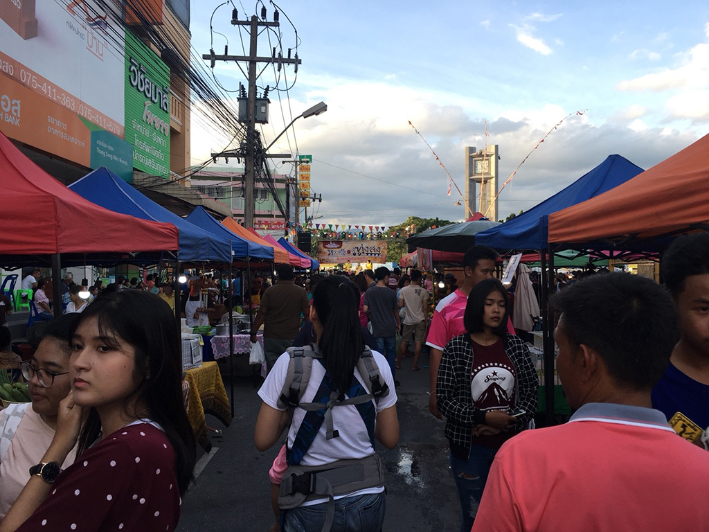 67774_บริเวณตลาด.jpg