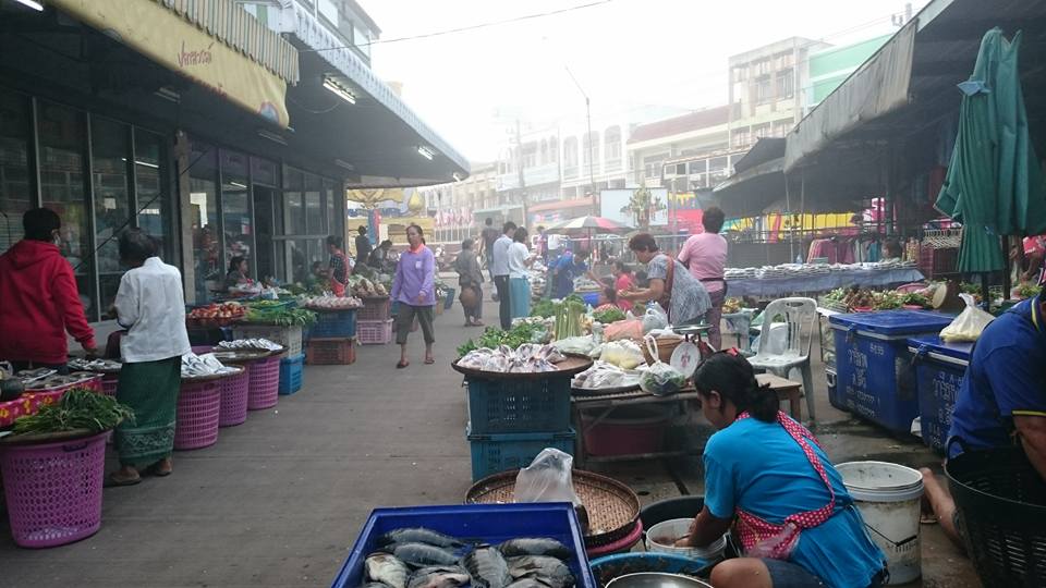33548_บริเวณด้านหน้าตลาด.jpg