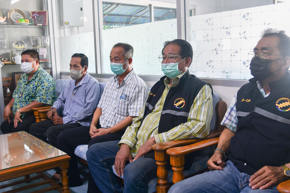 พาณิชย์ติดตามสถานการณ์ปุ๋ยเคมี ณ สหกรณ์การเกษตรคลองหลวง 