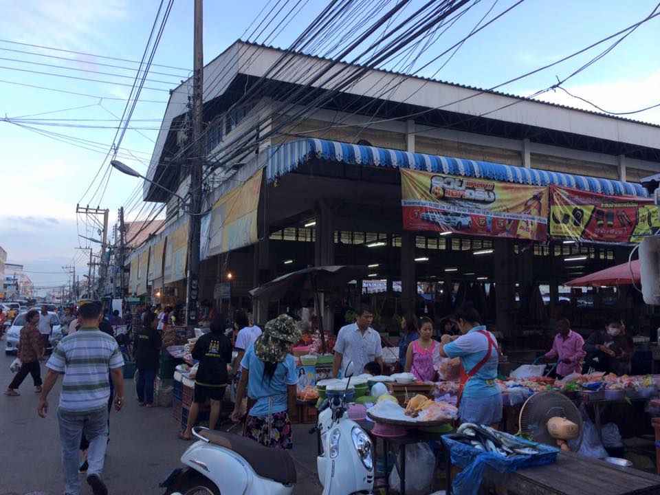 23099_ด้านหน้าตลาด.jpg
