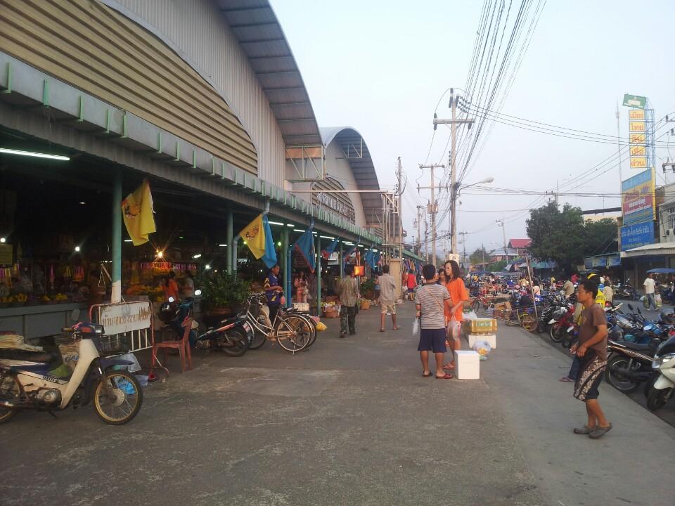 22648_ด้านหน้าตลาด.jpg
