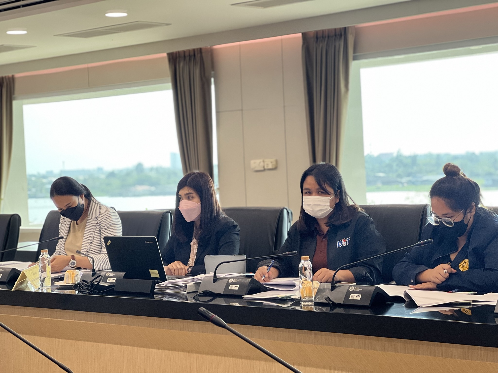 ประชุมพิจารณาตรวจสอบการนำเข้าข้าวโพดเลี้ยงสัตว์และวัตถุดิบทดแทน