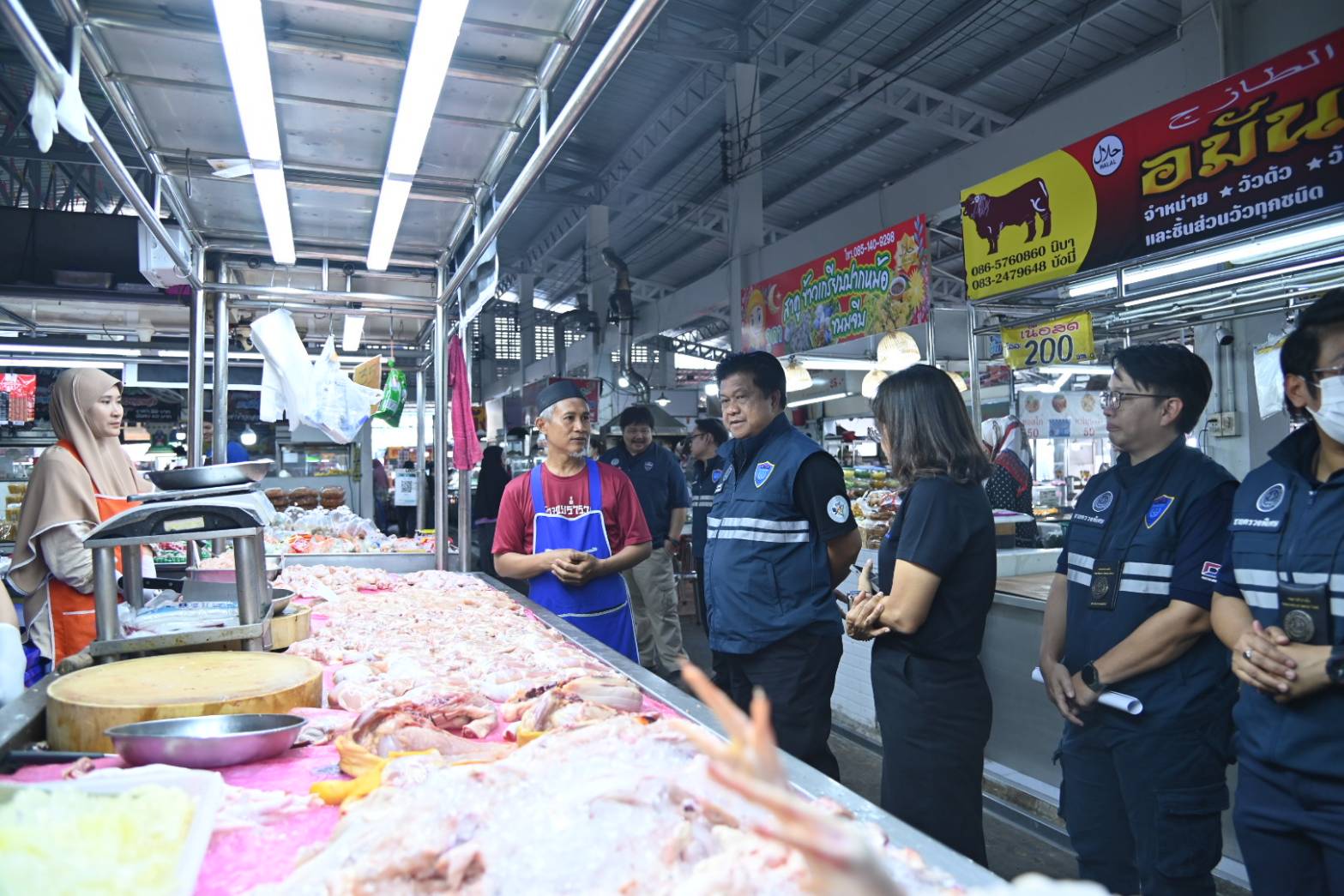 DIT ลงพื้นที่ตรวจติดตามปริมาณและราคาสินค้าอุปโภคบริโภคและวัสดุก่อสร้าง