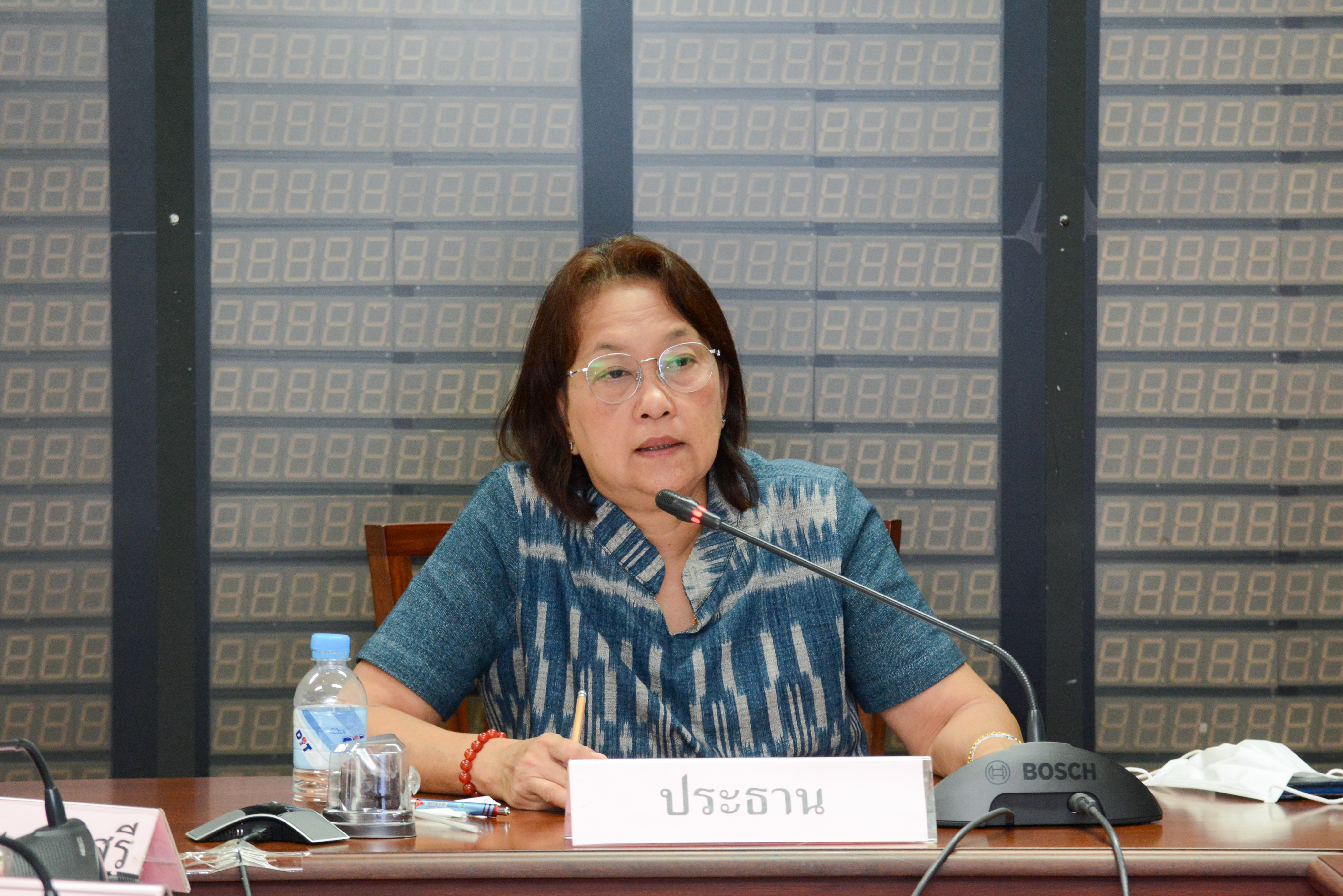 รองอธิบดีประชุมคณะกรรมการตรวจสอบมาตรฐานข้าวหอมมะลิบบรรจุถุง