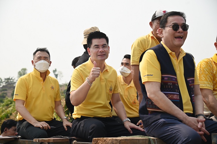 พาณิชย์จับมือเอกชน เชื่อมโยงรับซื้อมะม่วง@เชียงราย