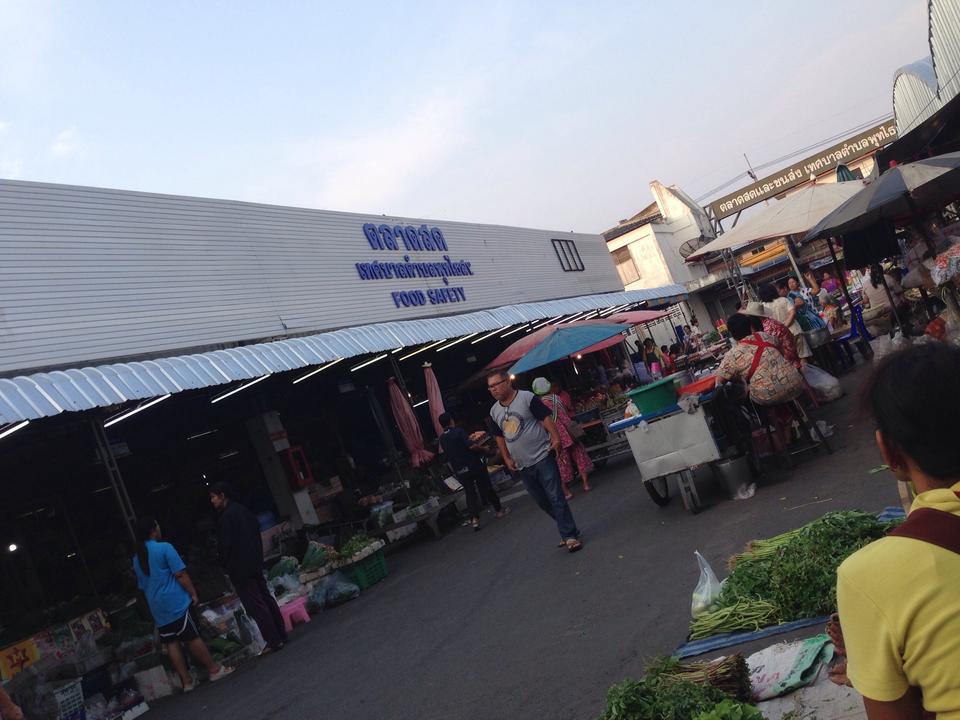 721_ด้านหน้าตลาดสดเทศบาลพุธไธสง.jpg