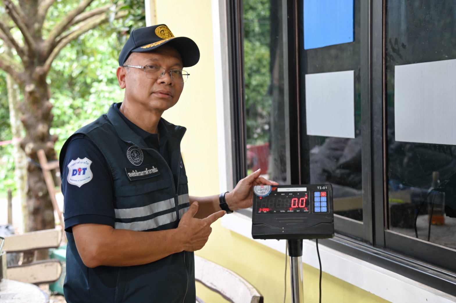 ลงพื้นที่ตรวจสอบกำกับดูแลการรับซื้อสินค้าเกษตรและตรวจสอบการปฏิบัติตามกฏหมายของผู้ประกอบการปาล์มน้ำมันและมังคุด