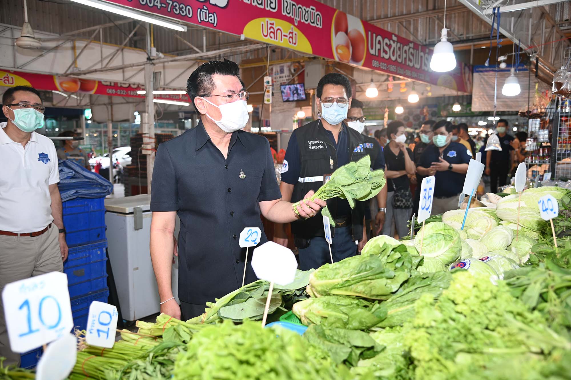 อธิบดีติดตามสถานการณ์ราคาสินค้าช่วงวันหยุดยาว