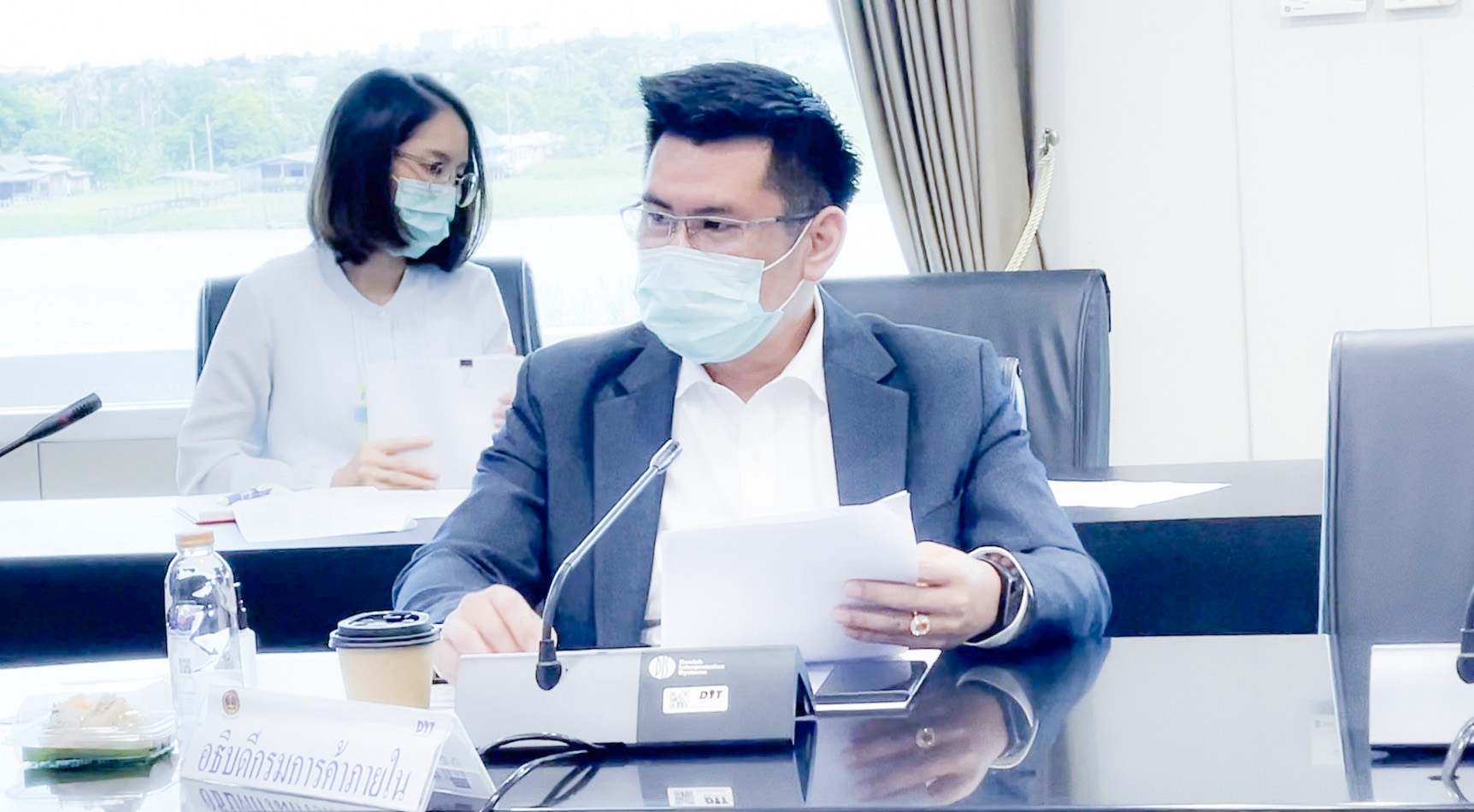 อธิบดีร่วมประชุมหารือแก้ปัญหาการขาดแคลนตู้คอนเทนเนอร์