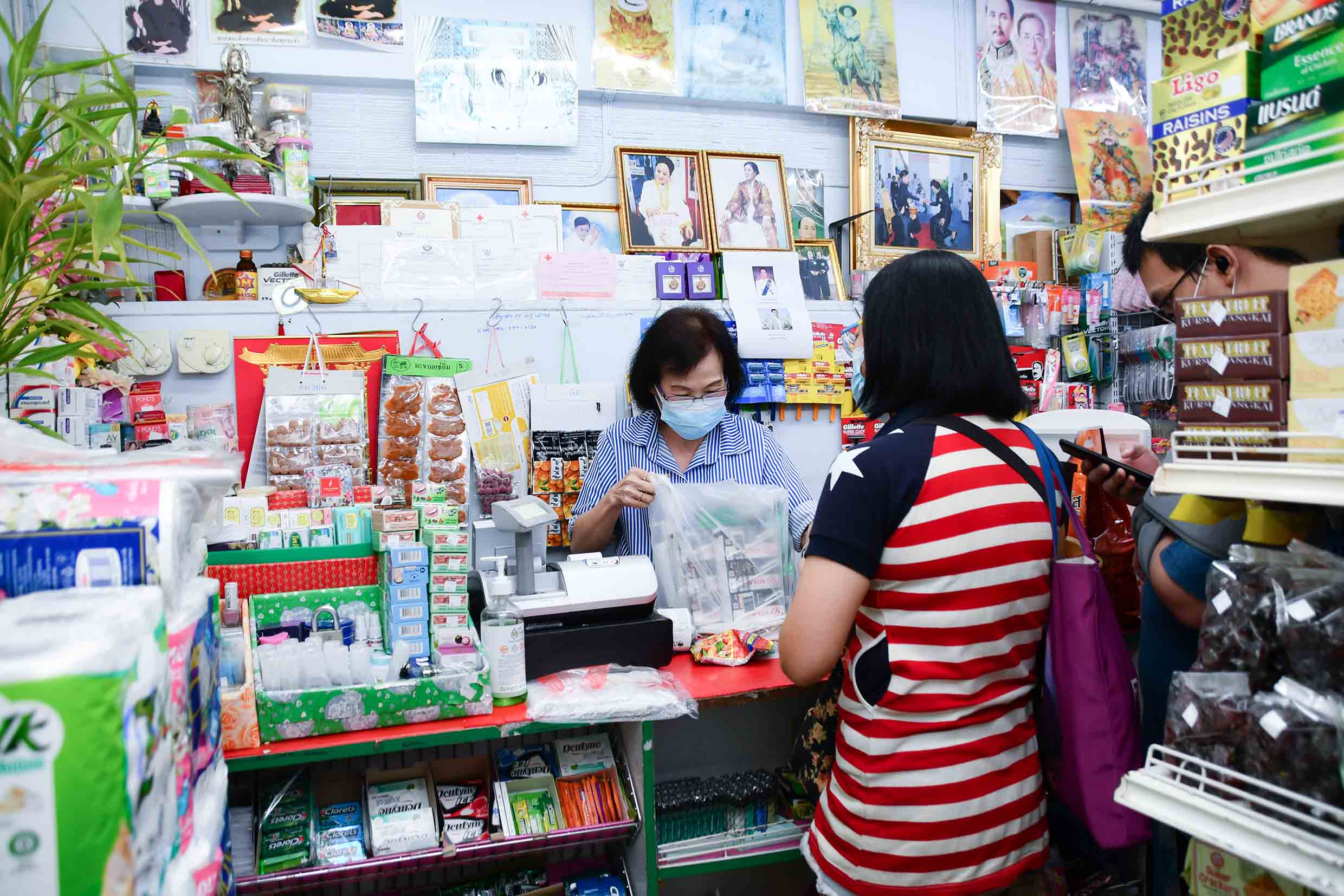 อธิบดีร่วมลงพื้นที่ตรวจเยี่ยมร้านธงฟ้าฯ