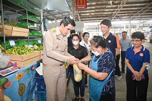 พาณิชย์นำ "มะนาว-มะม่วง" ขายผู้บริโภค @ตลาด Yes บางพลี และโมบายพาณิชย์