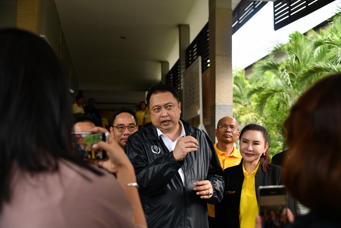 พาณิชย์ ลงพื้นที่ดูโรงสี จ.เพชรบุรี เสริมแกร่ง เอสเอ็มอี-เกษตรกร เปิดตลาดข้าวต่างประเทศเพิ่มขึ้น