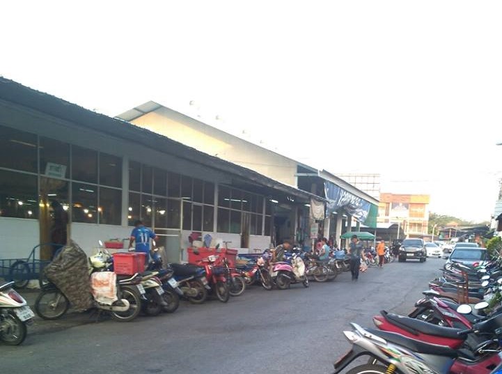 23252_ด้านข้างตลาด.jpg