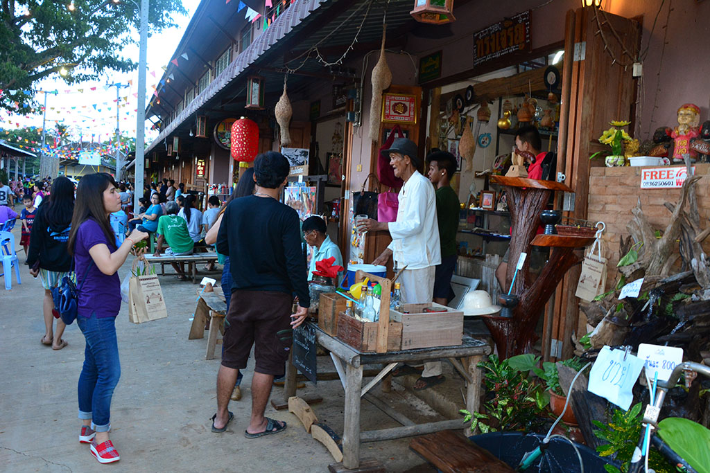 22056_ร้านค้าหัตถกรรม.JPG