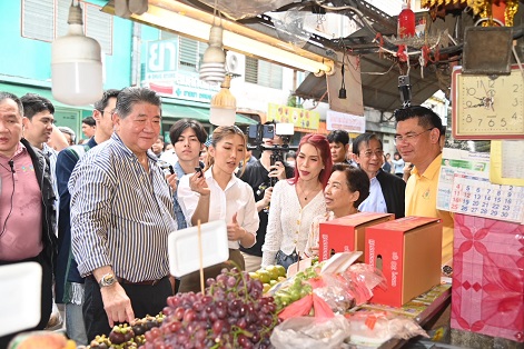 พาณิชย์ติดตามสถานการณ์ราคาสินค้า จุดจำหน่ายของฝากสำคัญ จ.เชียงใหม่