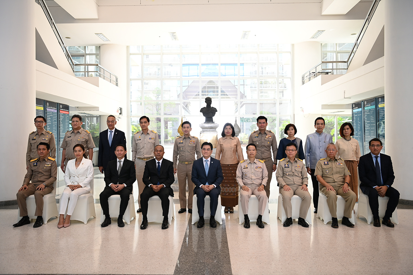 อธิบดีร่วมพิธีต้อนรับ รมช.