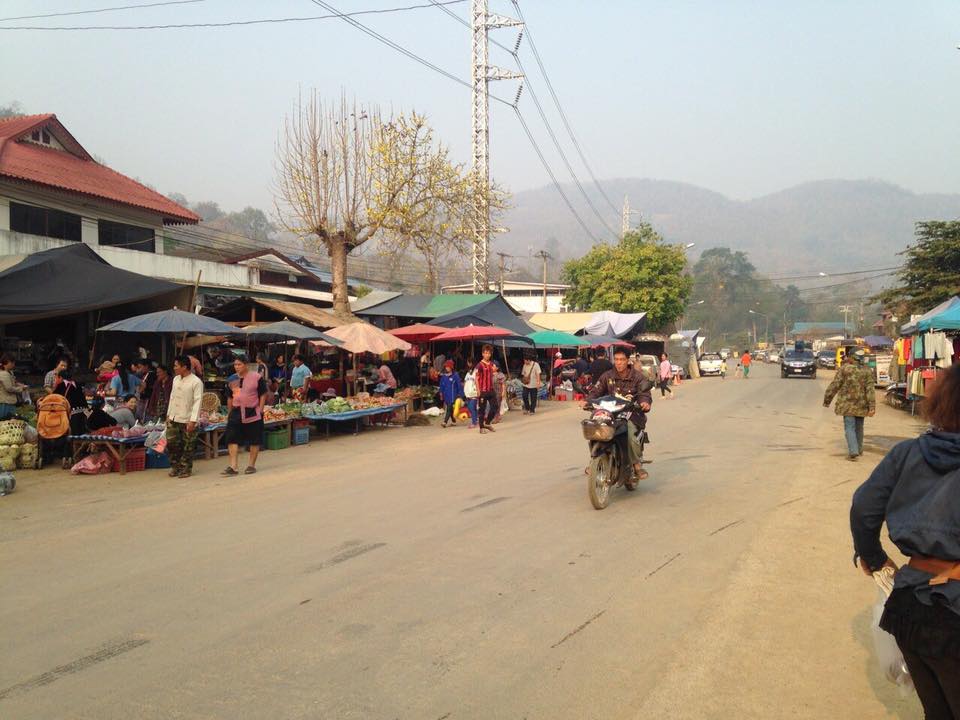 44800_ด้านหน้าตลาด.jpg
